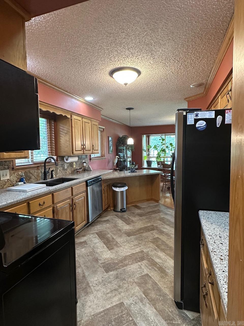 105 Crest  Fairfield Bay, AR