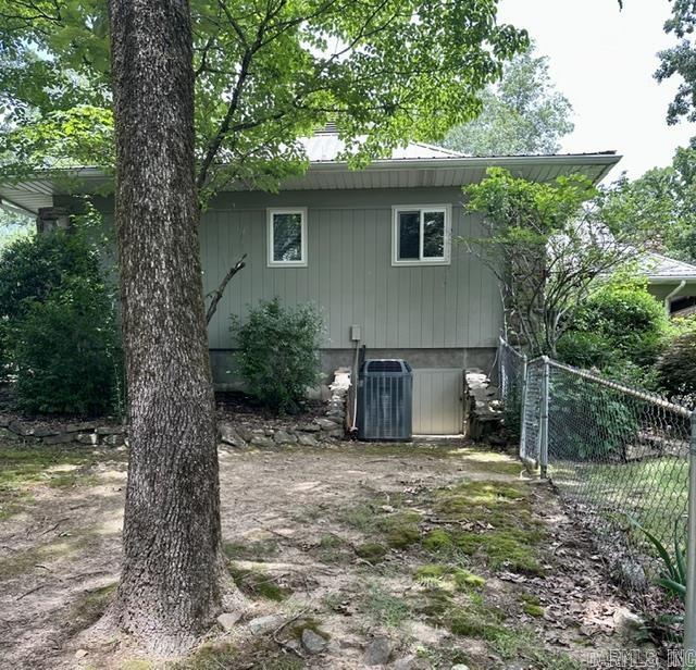 105 Crest  Fairfield Bay, AR