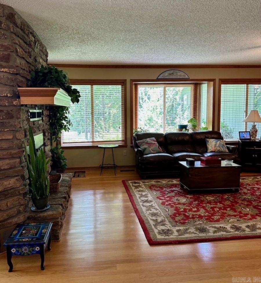 105 Crest  Fairfield Bay, AR
