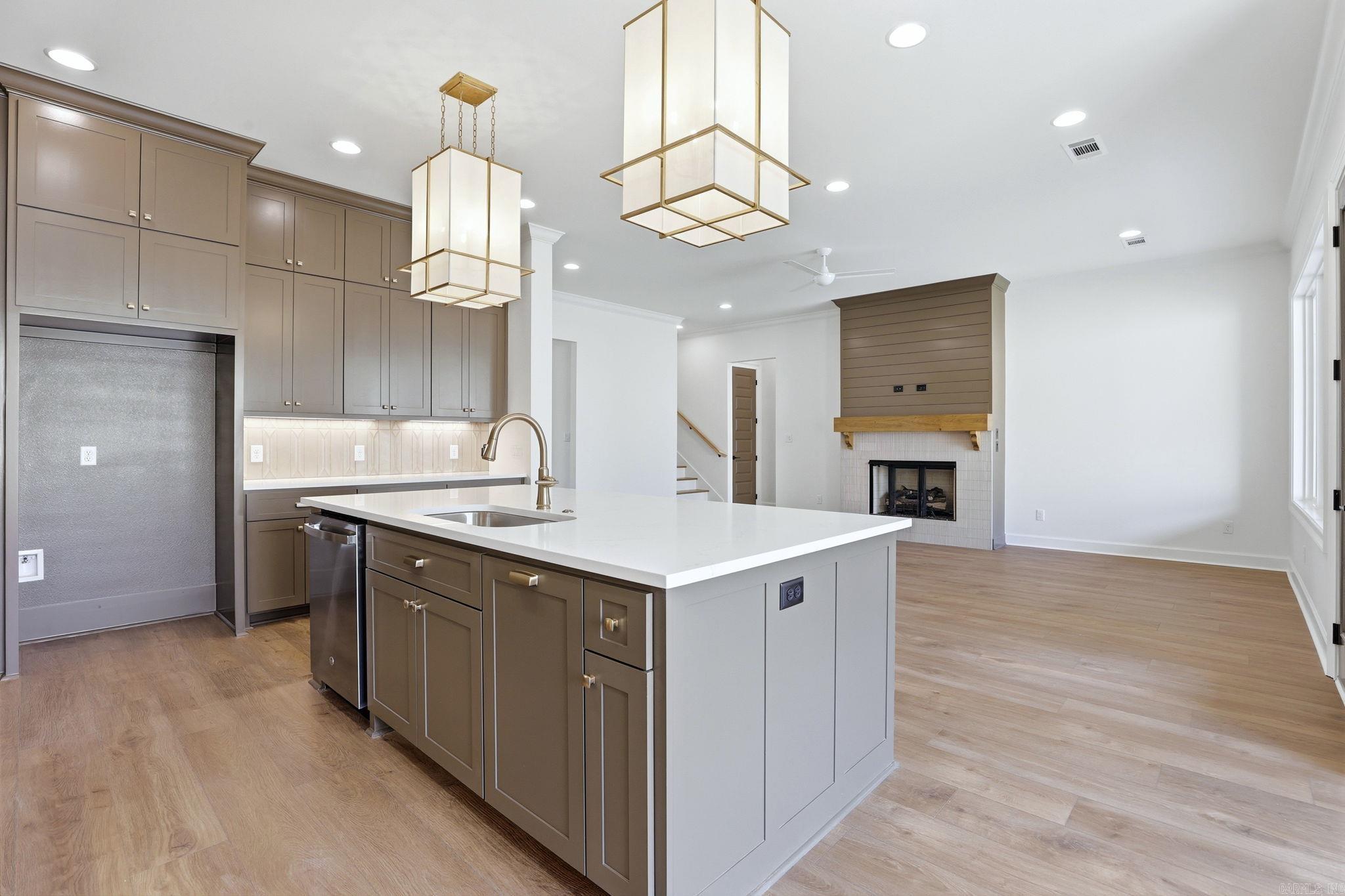 69 Mountain Brook  Little Rock, AR