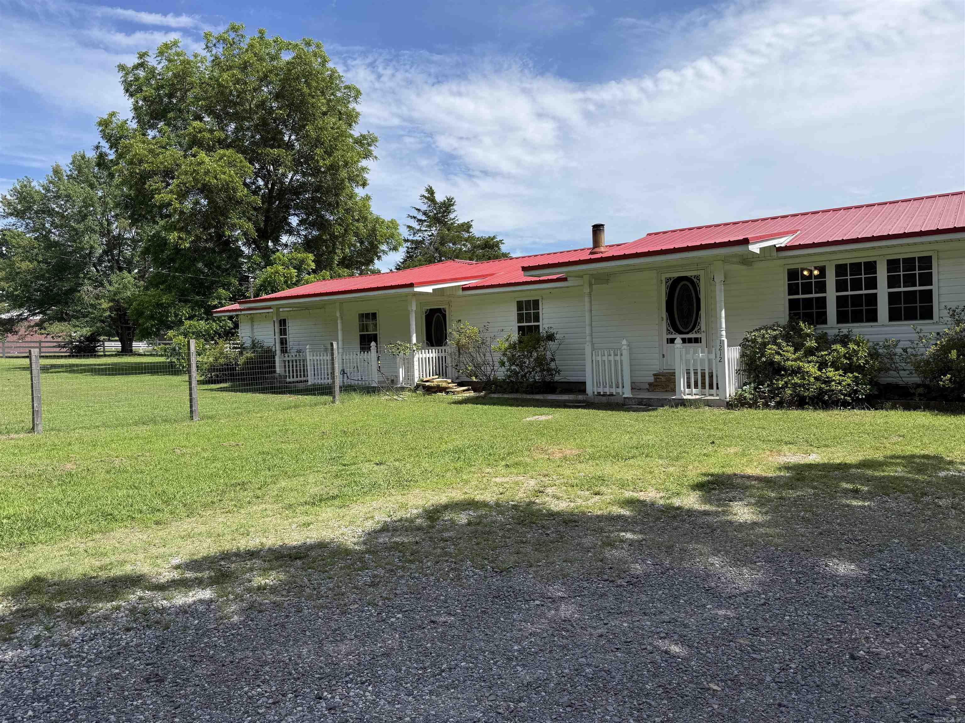1212 Gayler  Mountain View, AR