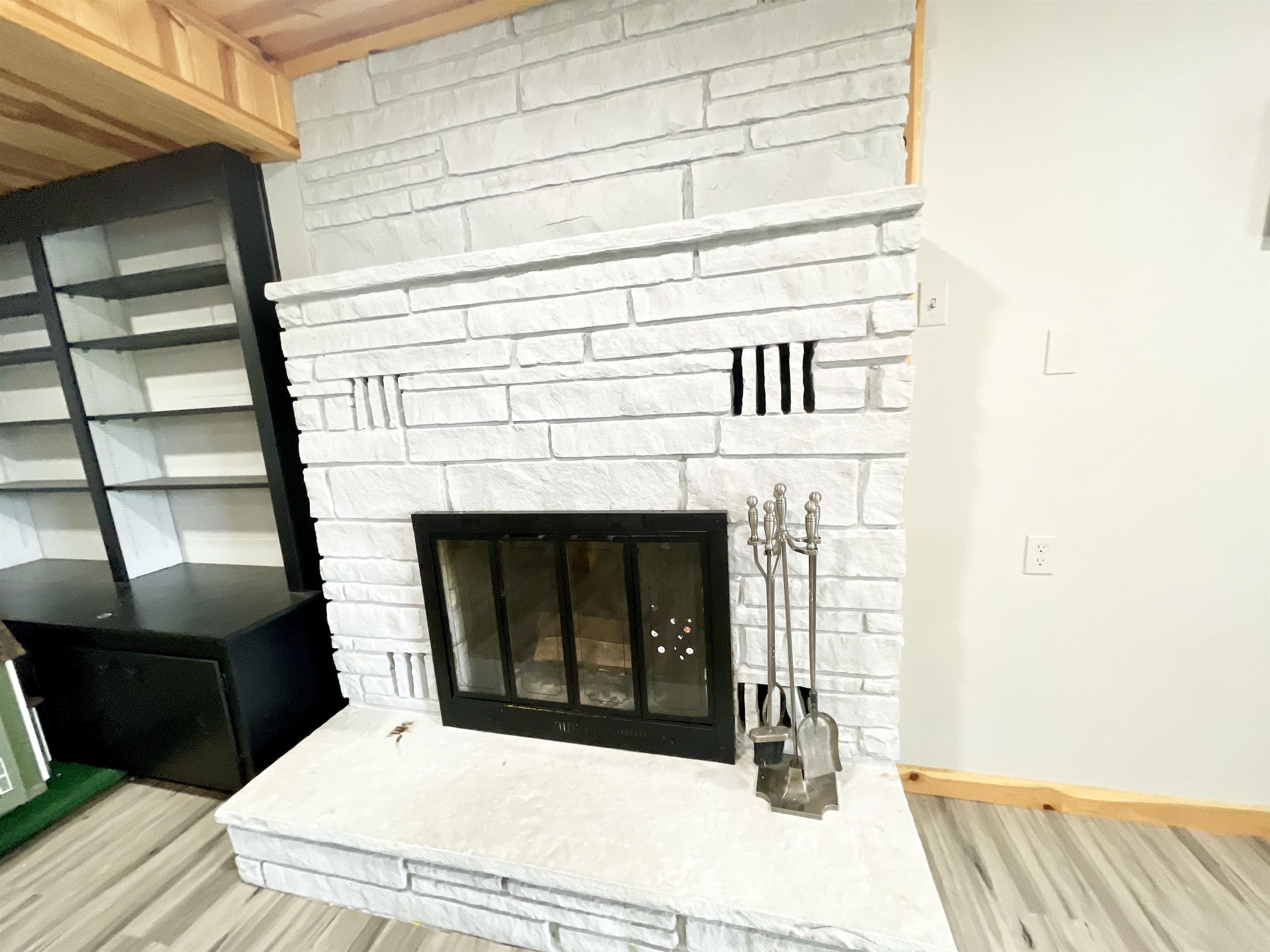 WOOD OR GAS FIREPLACE