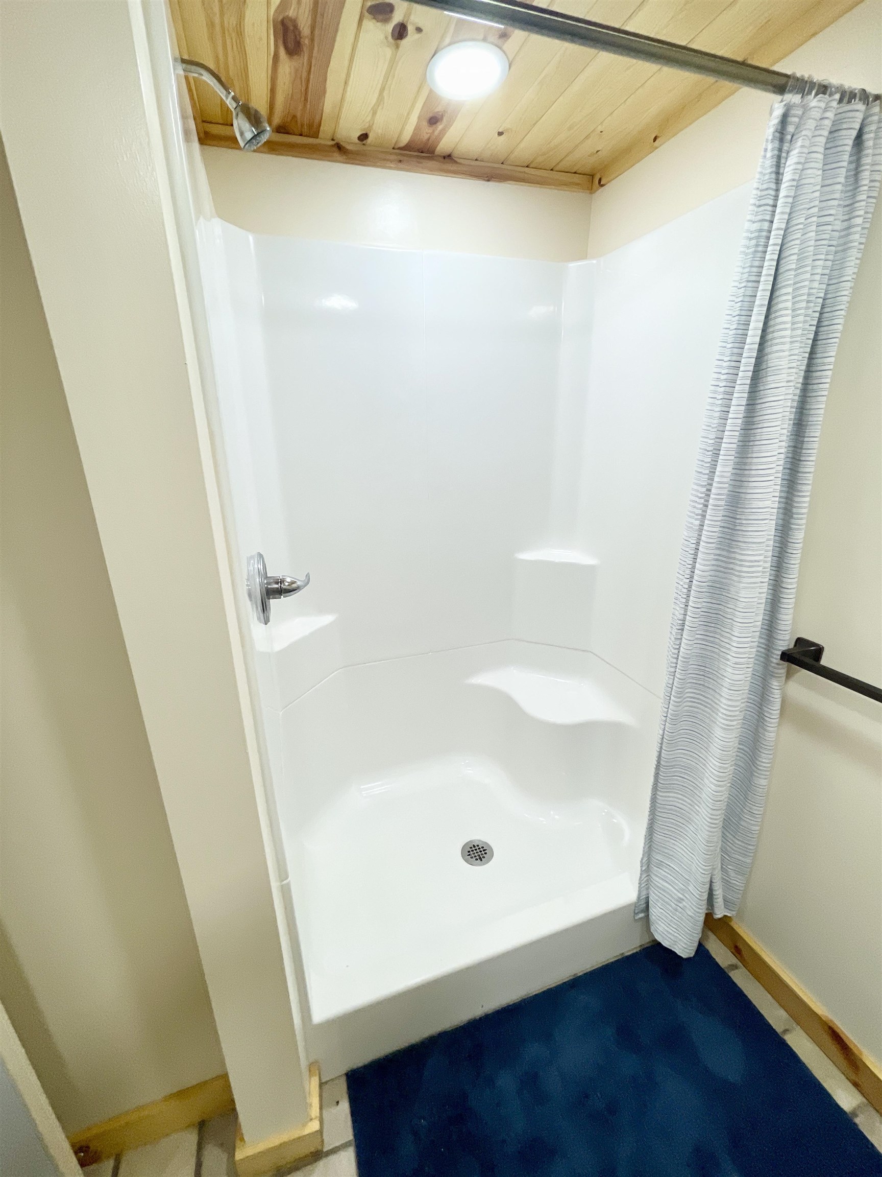 WALK IN SHOWER