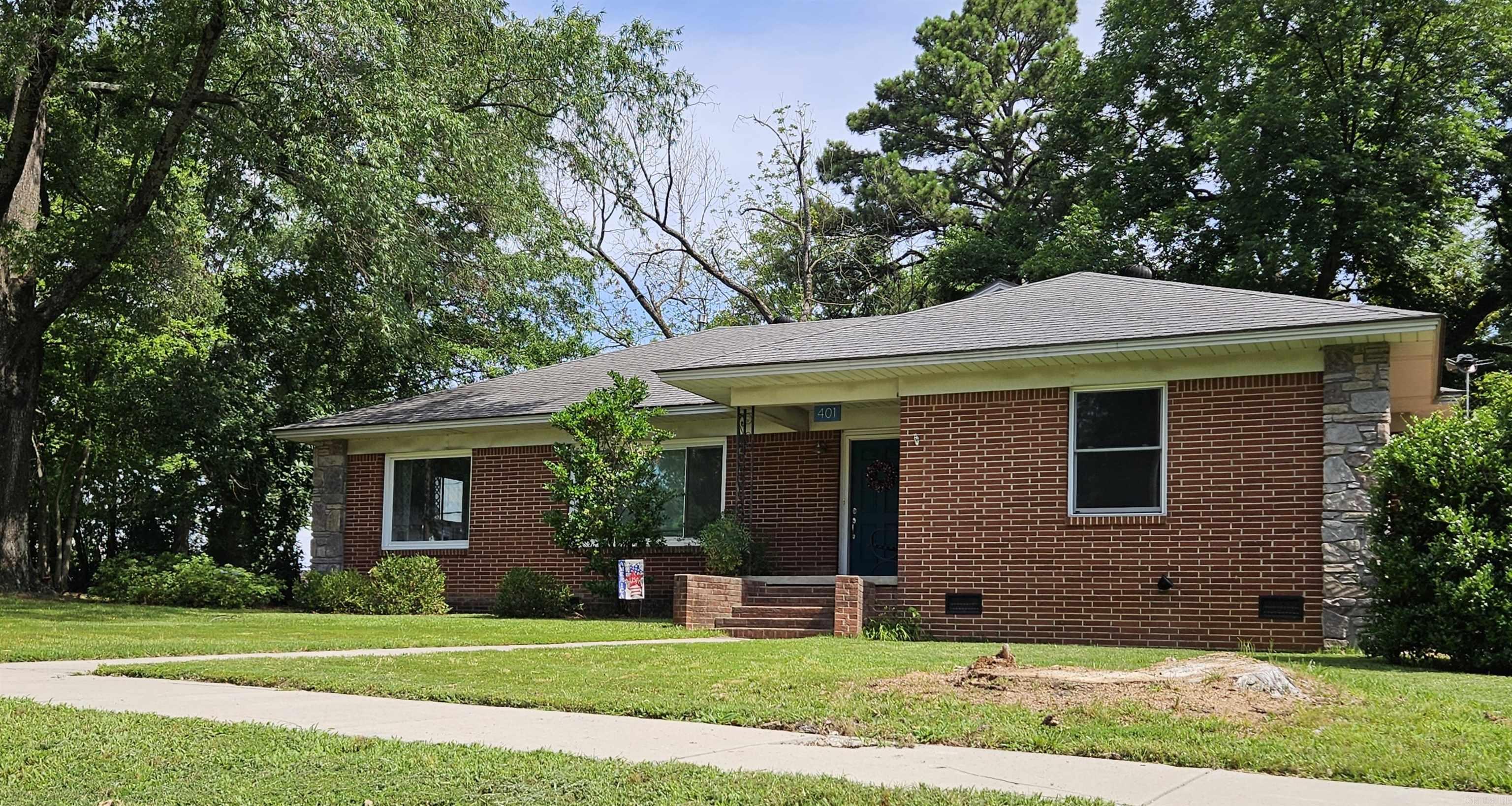 401 E Church  Morrilton, AR