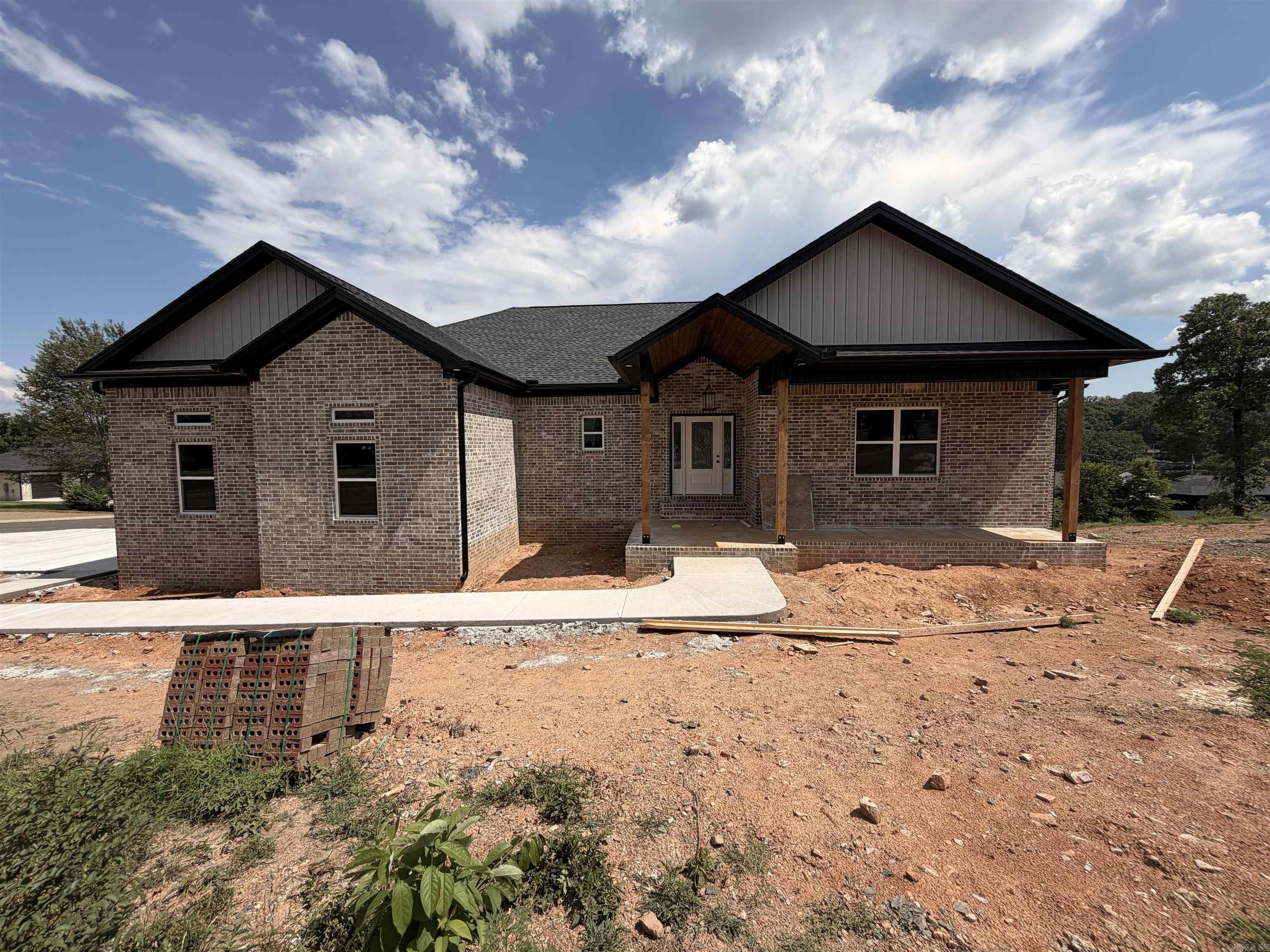 173  Cougar  Hot Springs, AR
