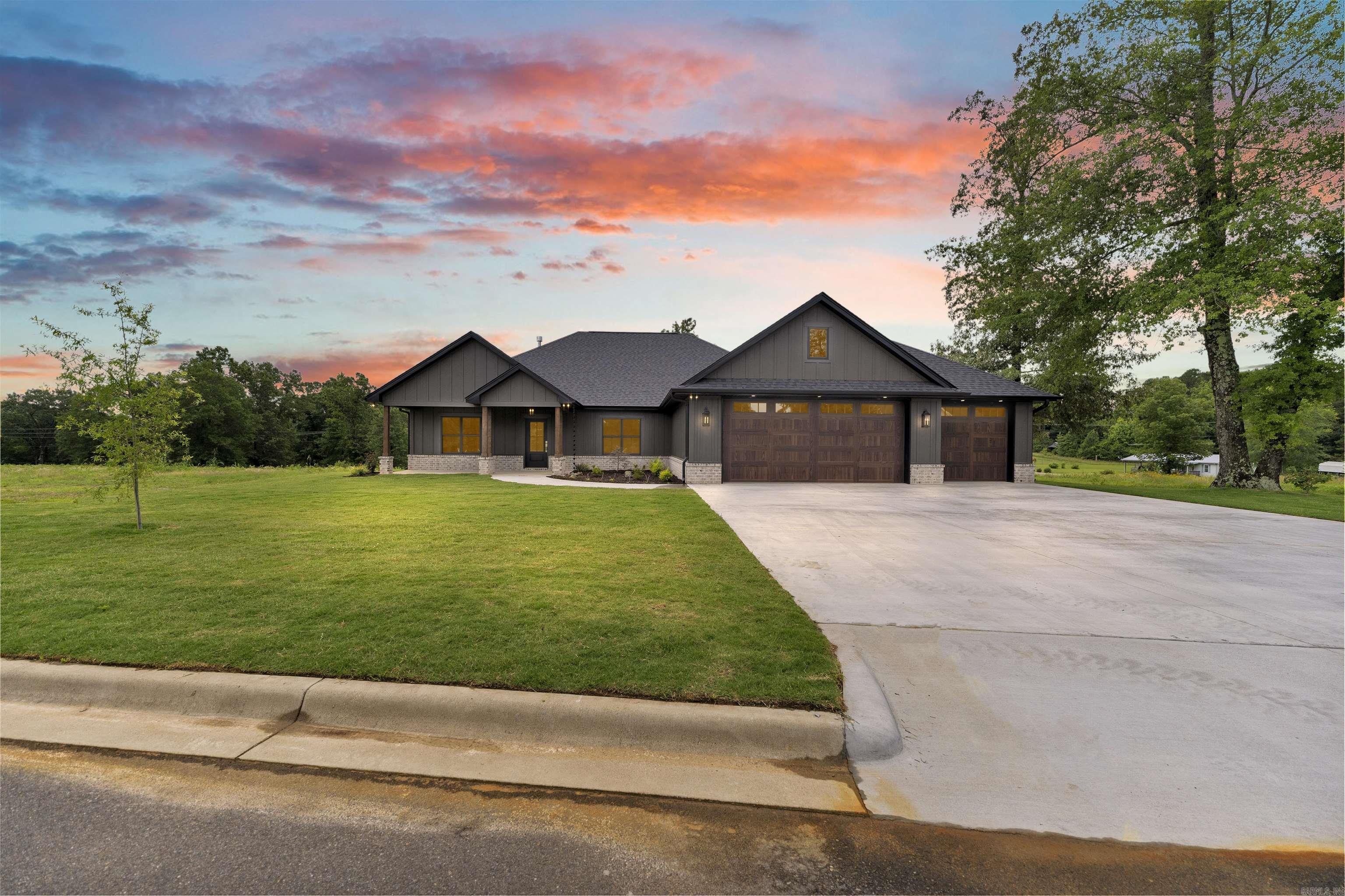 105 Laurie Dr  Mena, AR