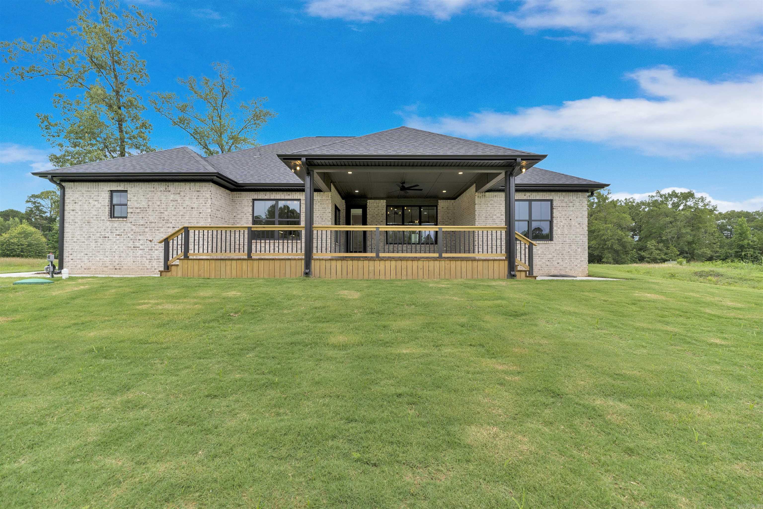 105 Laurie Dr  Mena, AR
