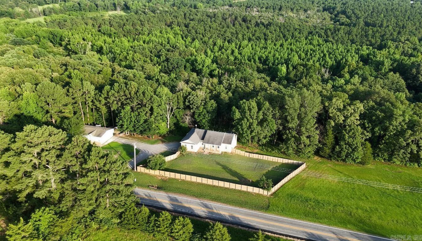 552 HWY 225 E — exterior