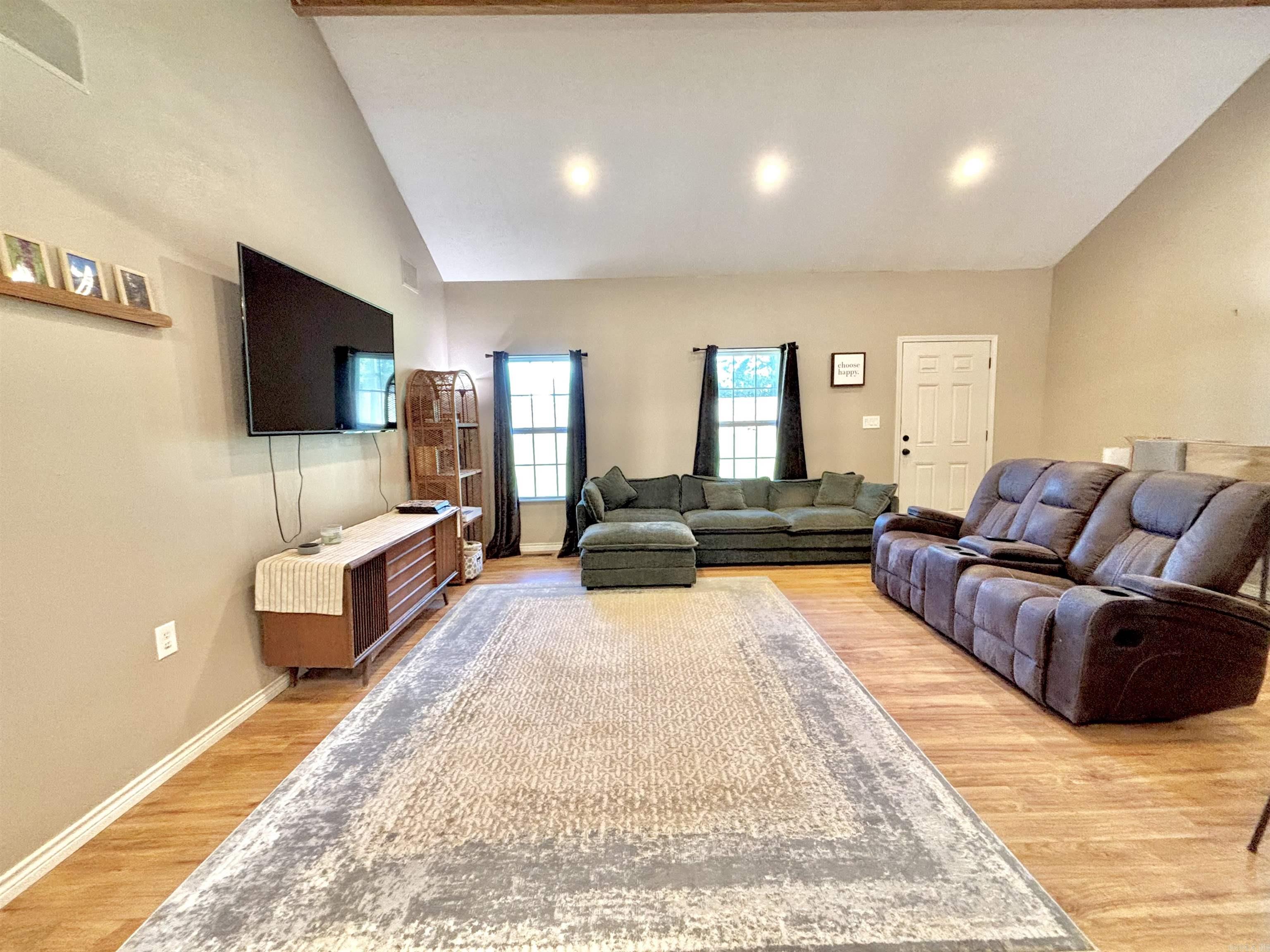 552 HWY 225 E — photo 5