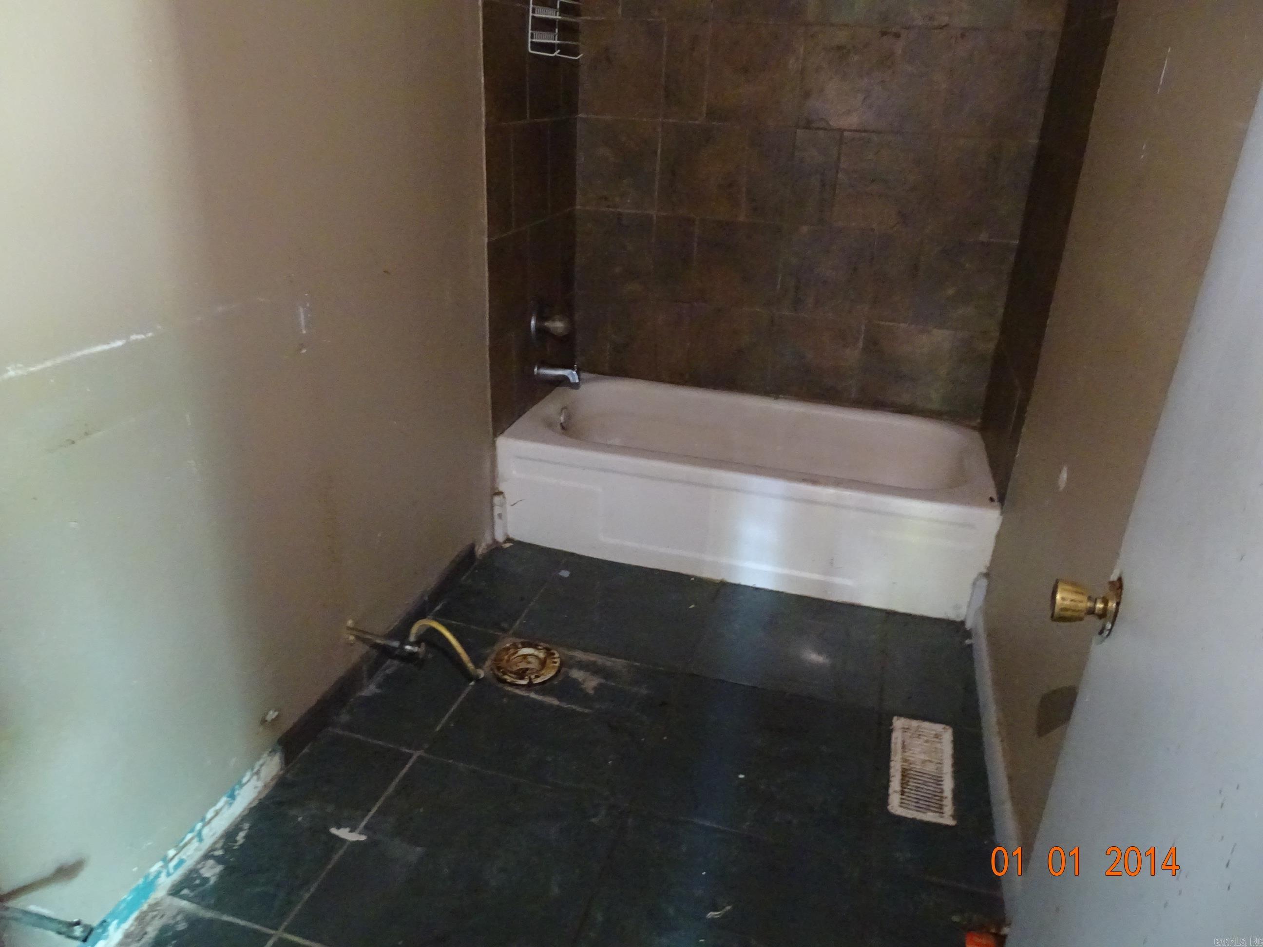2715 Dr Martin Luther King  Little Rock, AR