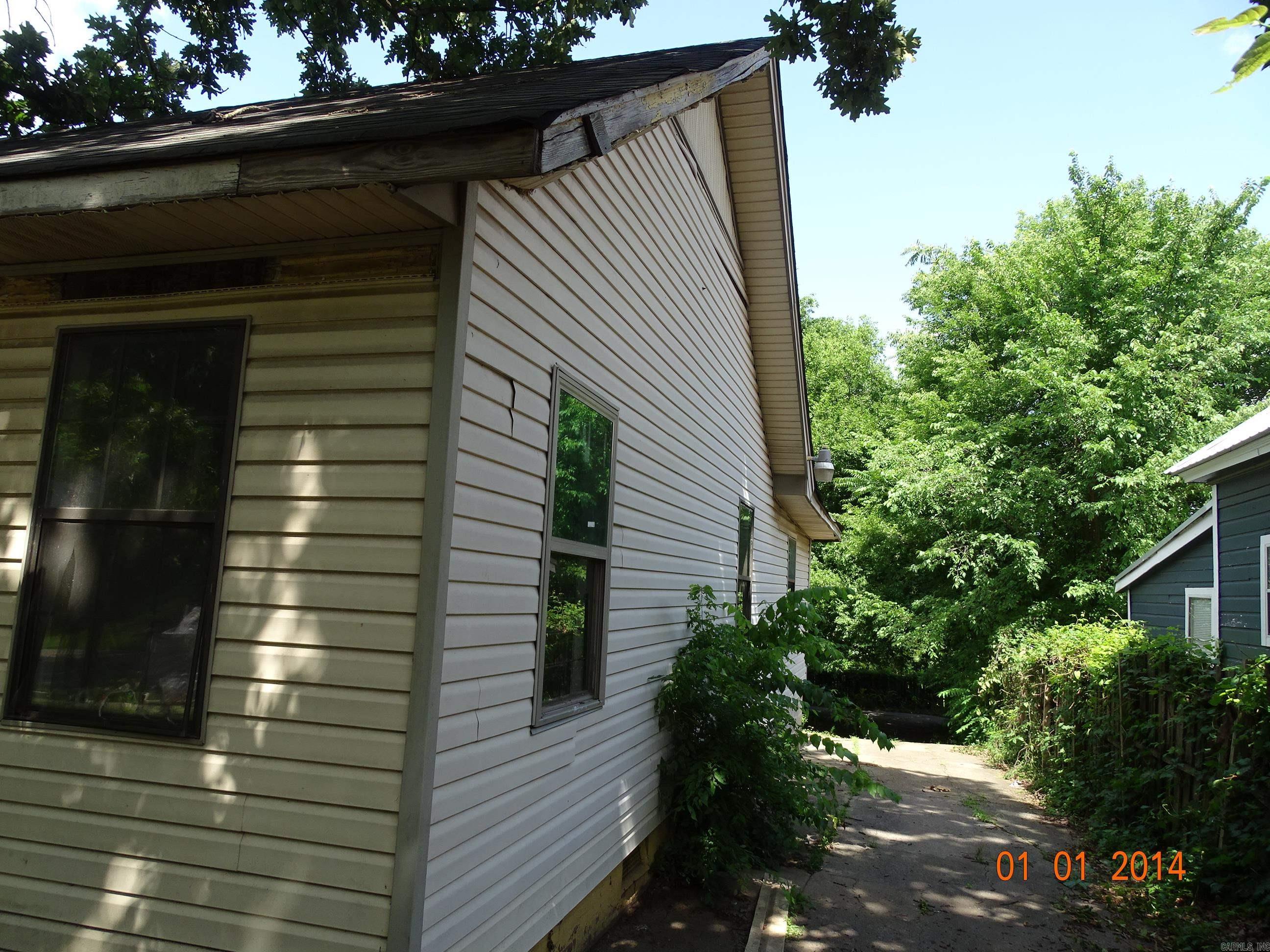 2715 Dr Martin Luther King  Little Rock, AR