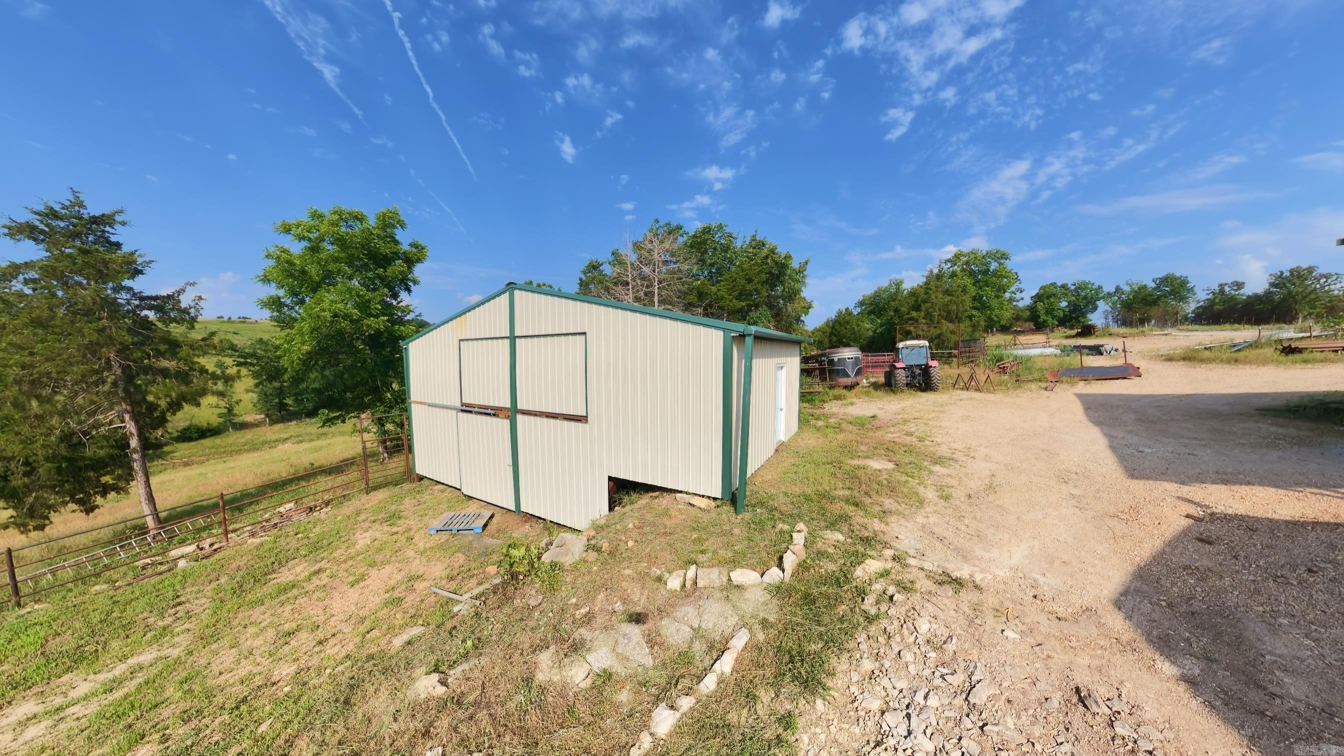 1986 County Road 504  Gainesville, MO