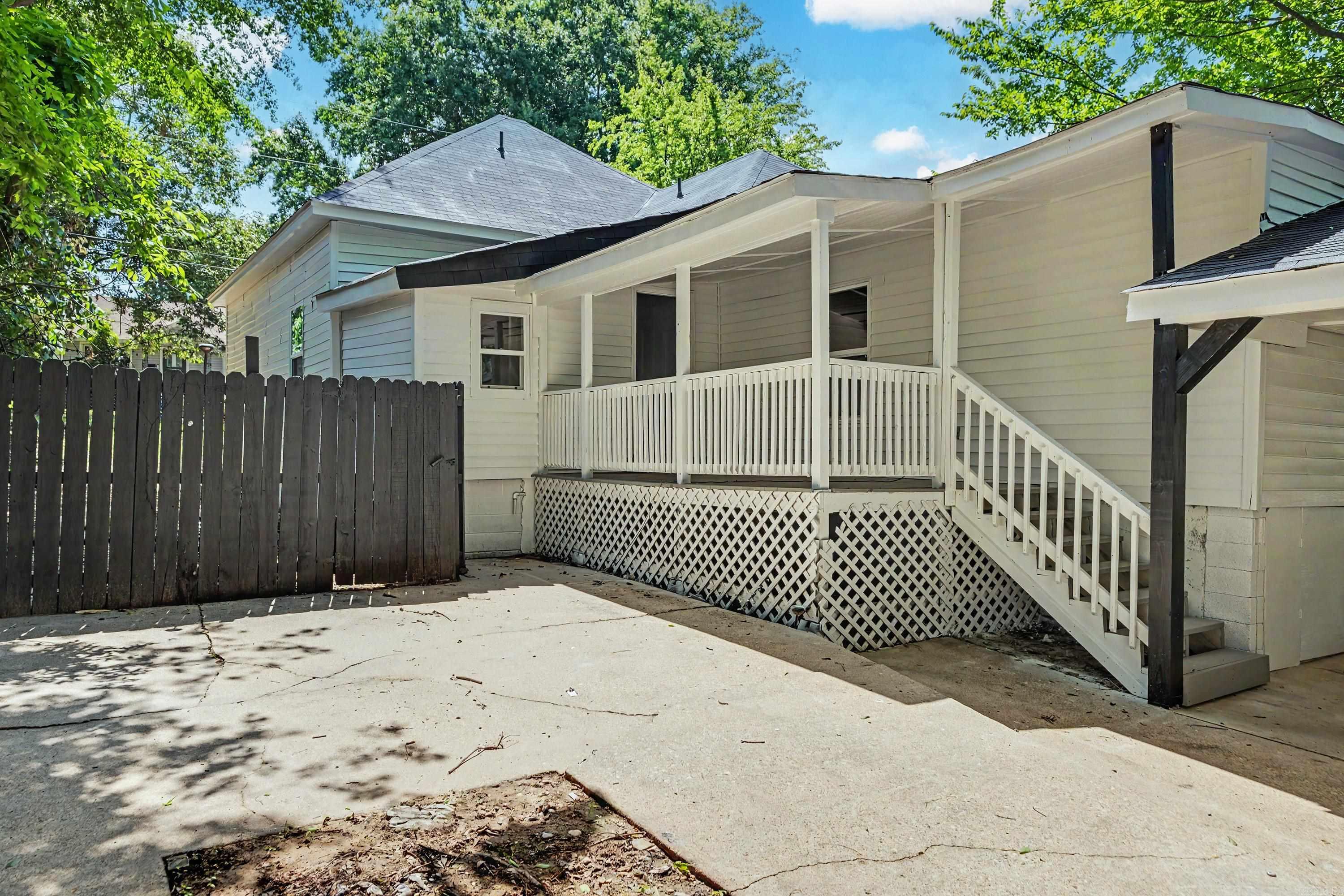 622 Denton  Benton, AR