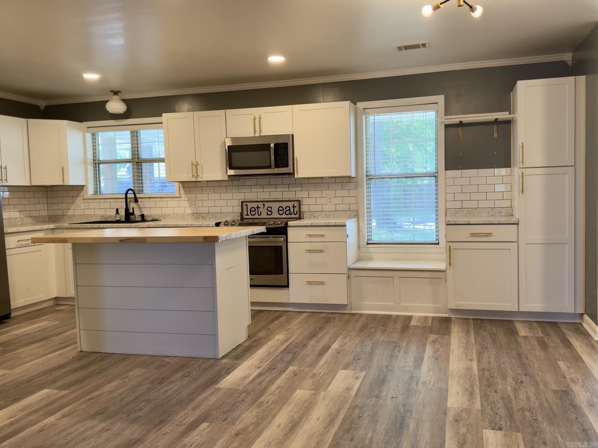 56 Sherwood  Searcy, AR