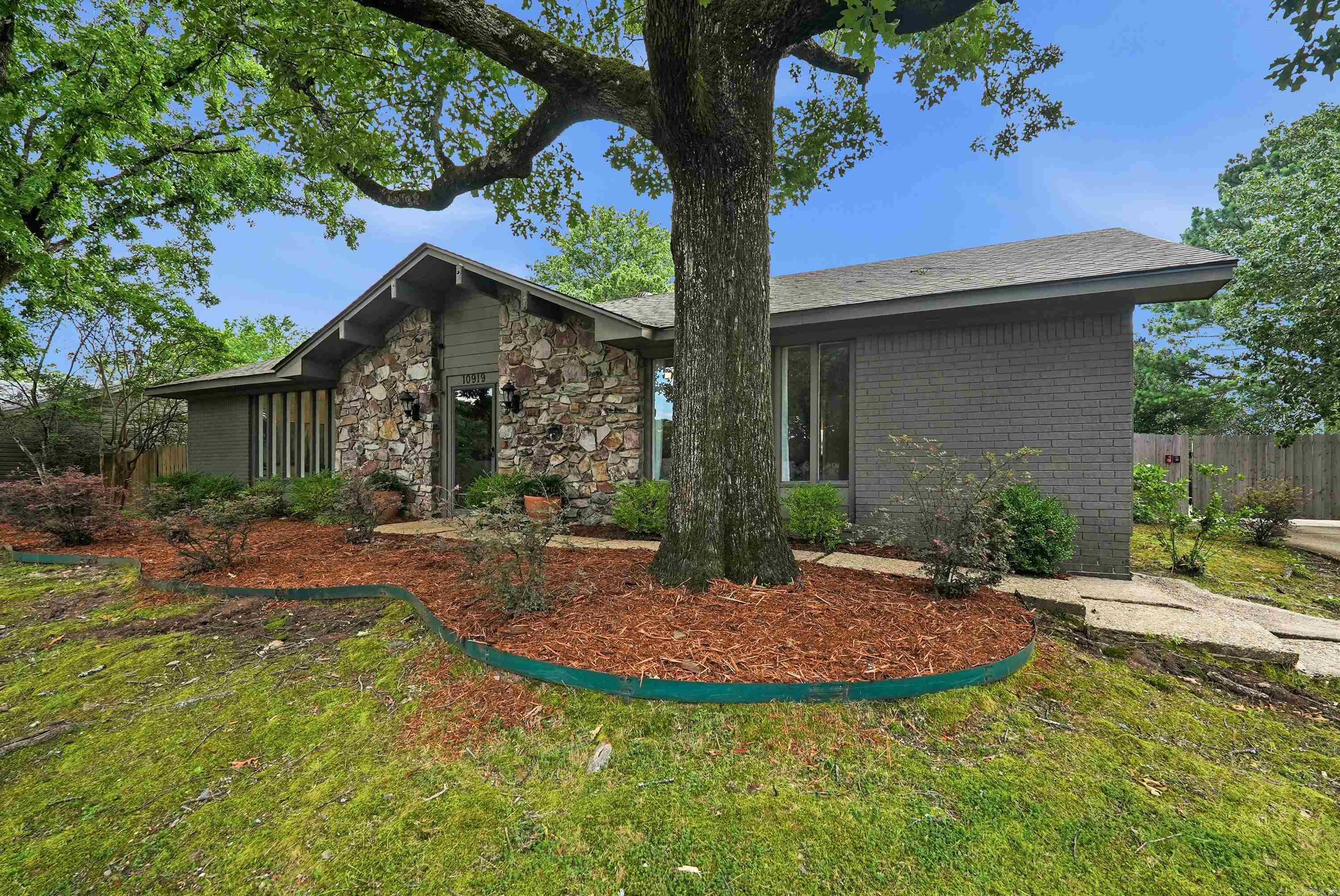 10919 Yosemite Valley  Little Rock, AR