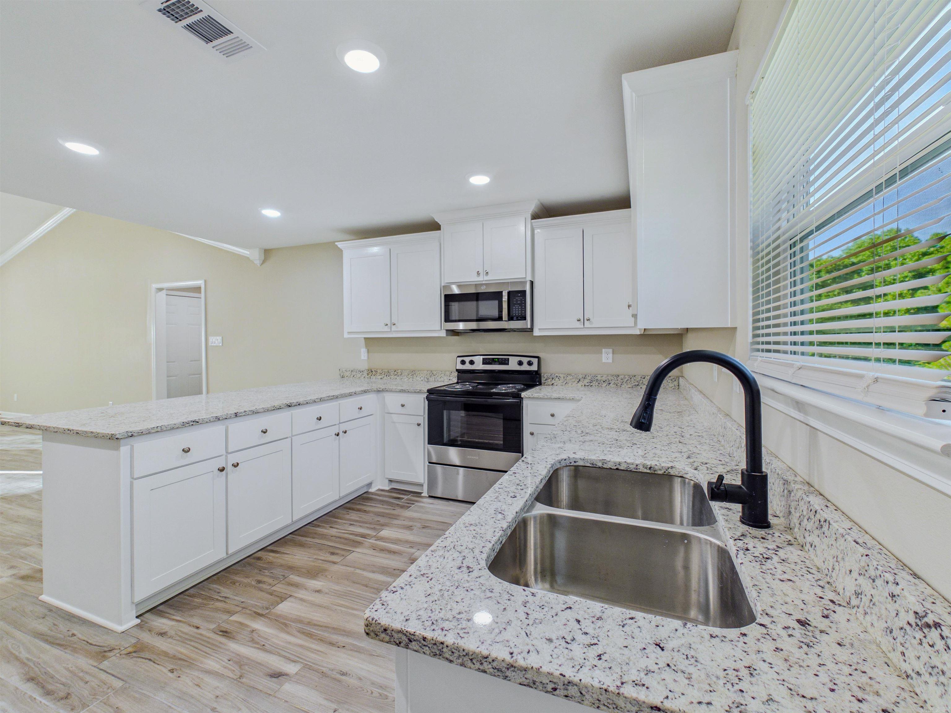 105 Coal Mountain Road  El Paso, AR