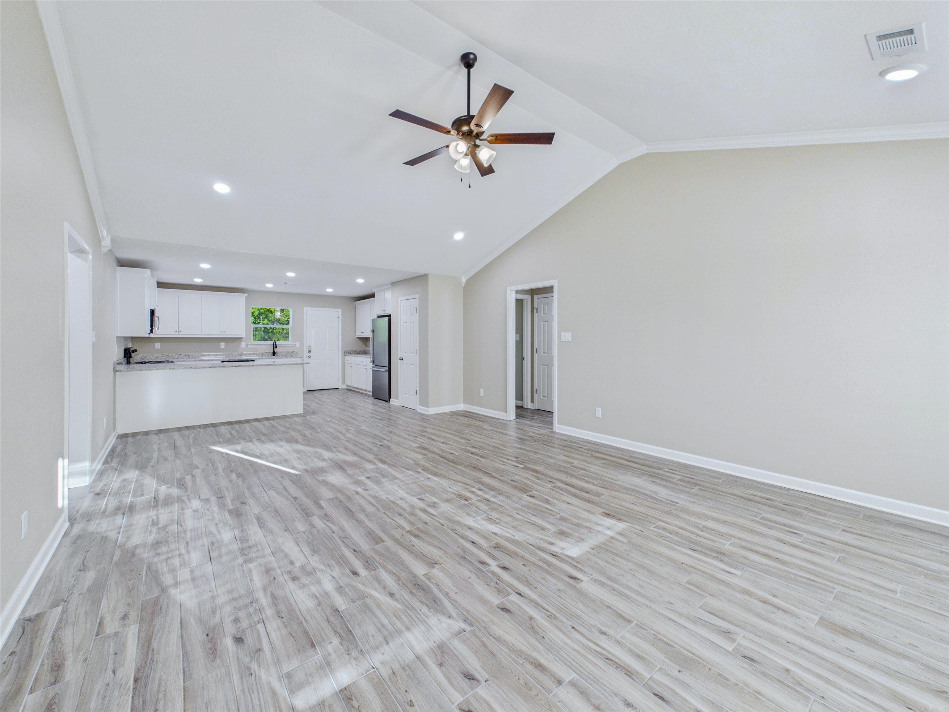 105 Coal Mountain Road  El Paso, AR