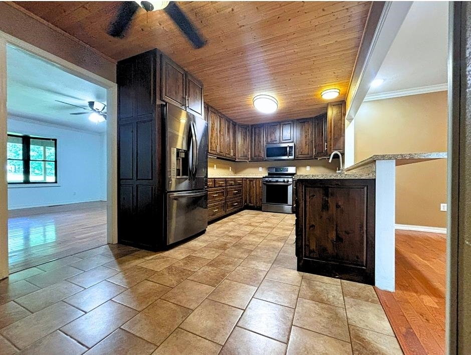 67 Highland Cove  Highland, AR
