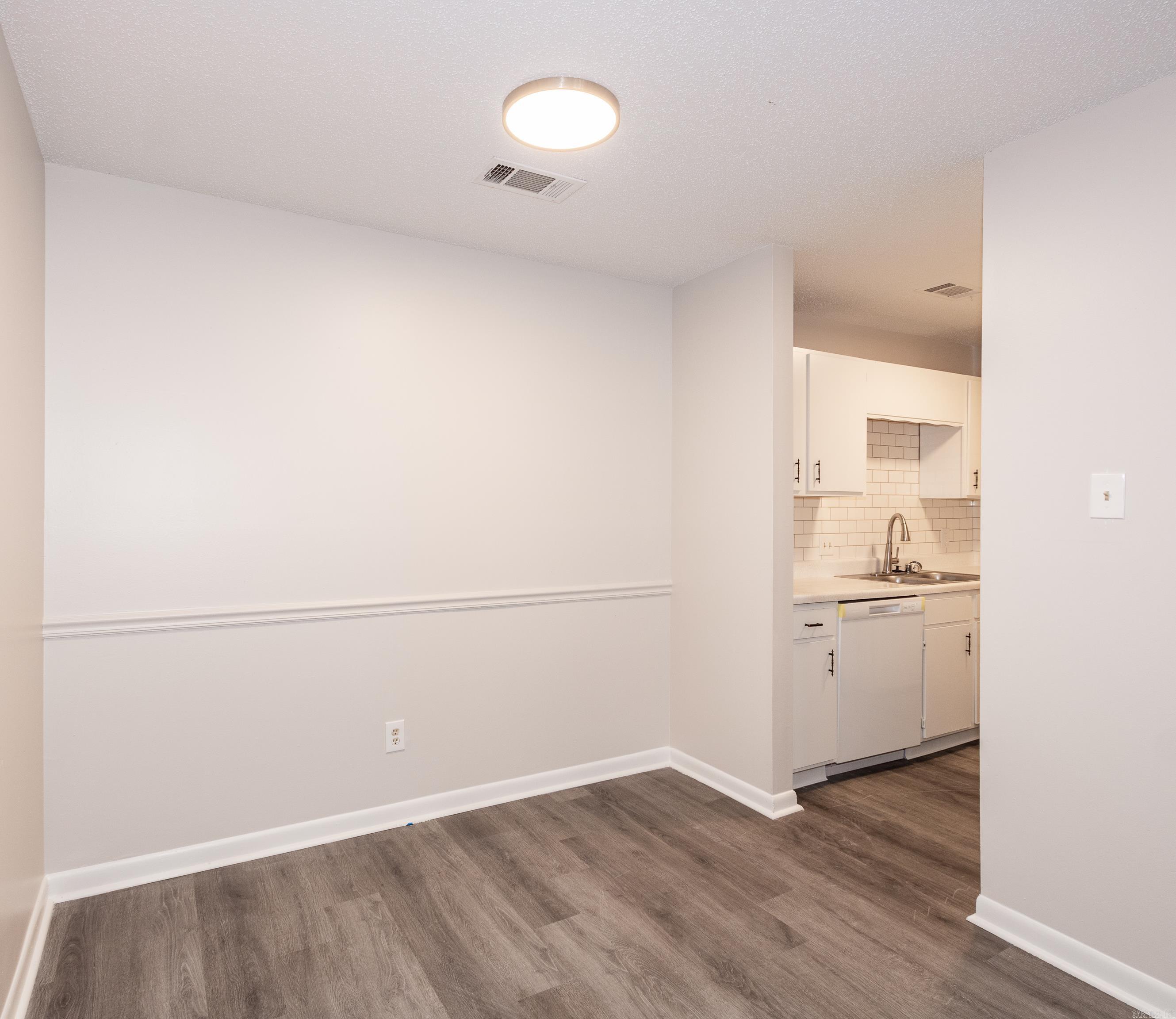 1100 Brookside Woodland Peak Apartments Little Rock, AR