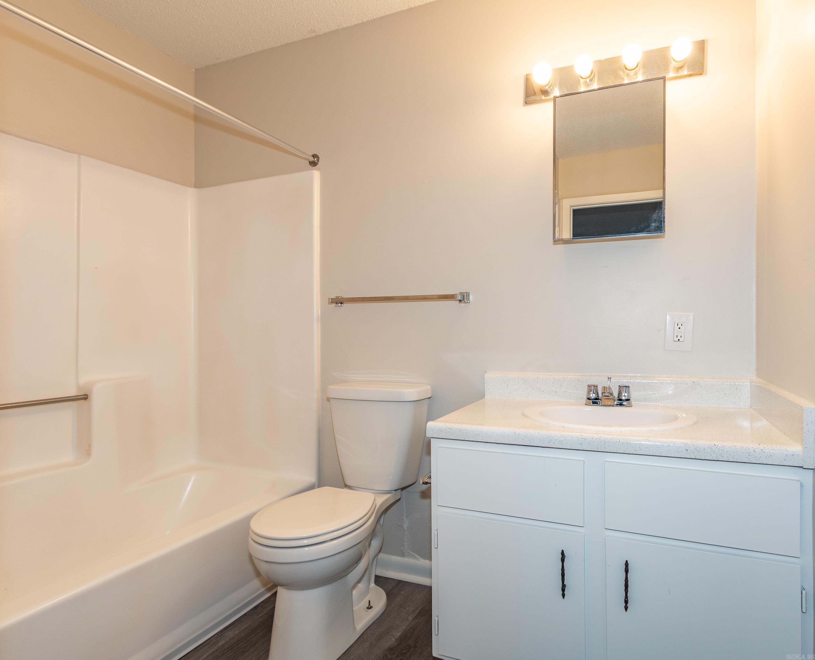 1100 Brookside Woodland Peak Apartments Little Rock, AR