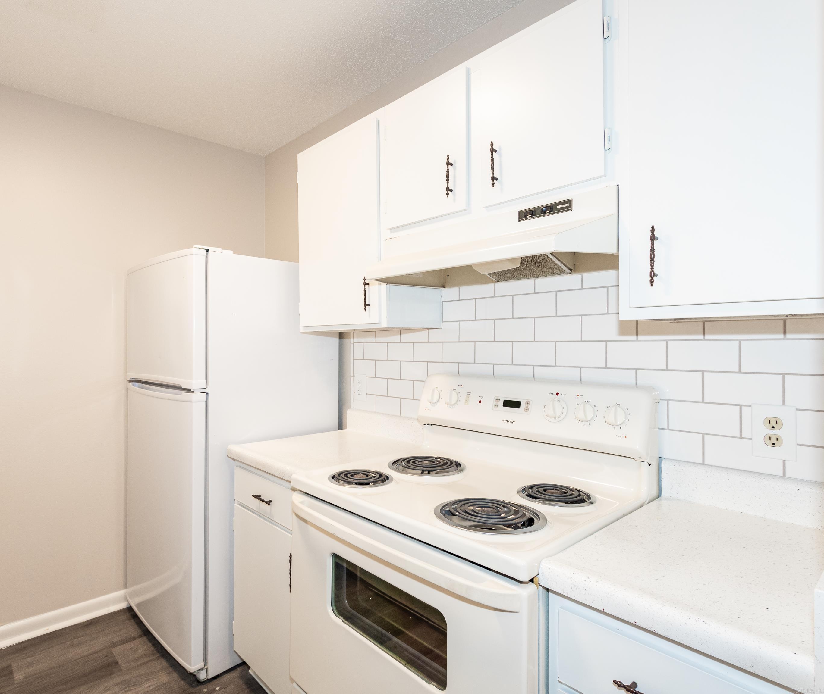 1100 Brookside Woodland Peak Apartments Little Rock, AR