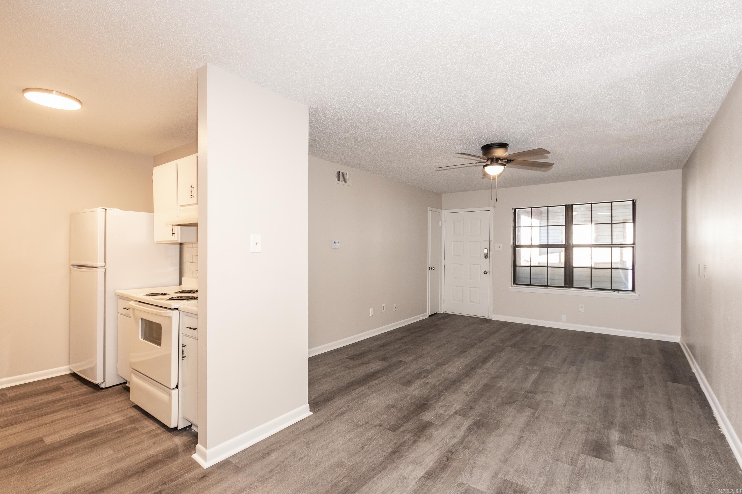1100 Brookside Woodland Peak Apartments Little Rock, AR