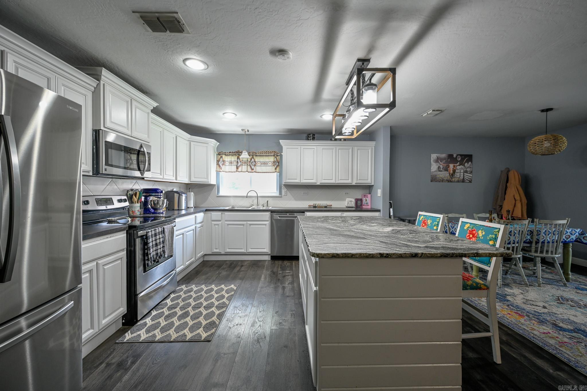 1007 Lakeside  Mena, AR