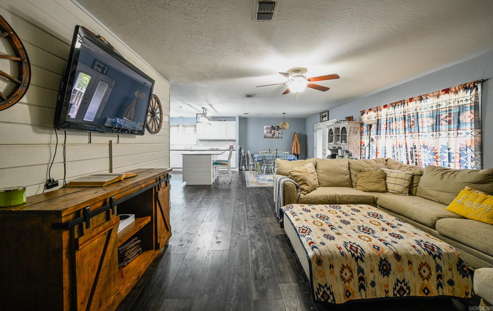1007 Lakeside  Mena, AR