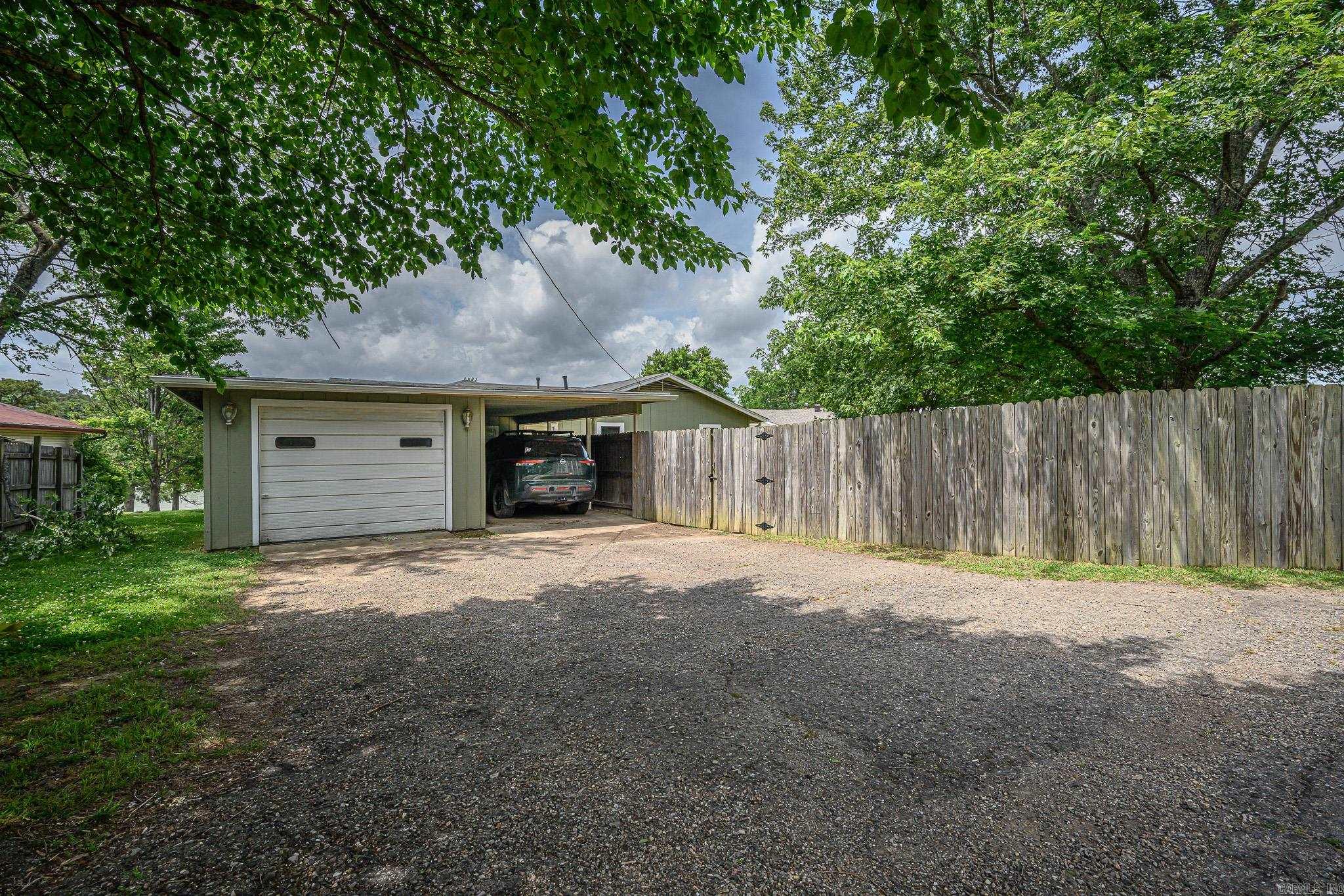 1007 Lakeside  Mena, AR