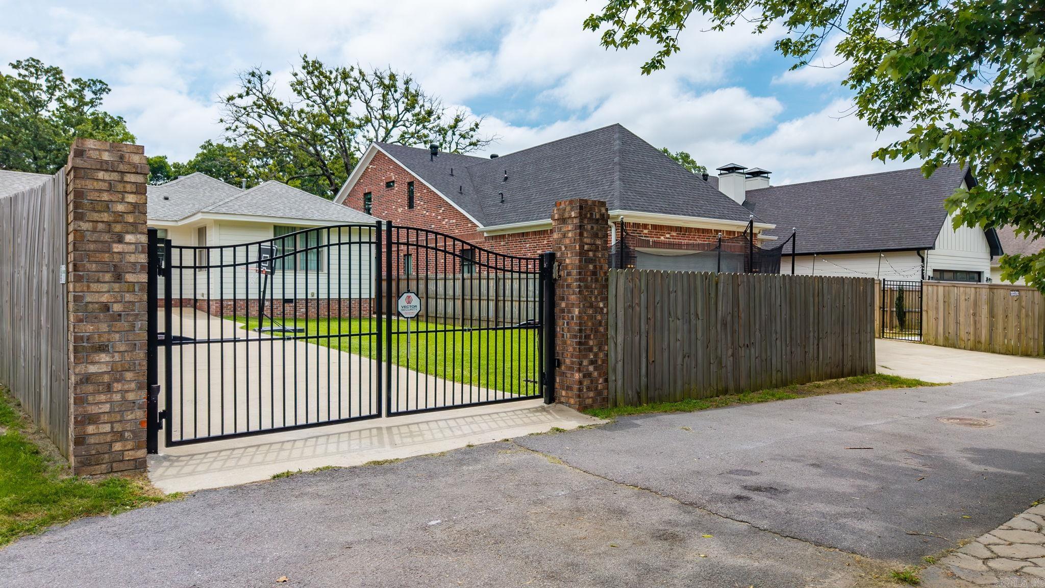 1722 N Polk  Little Rock, AR