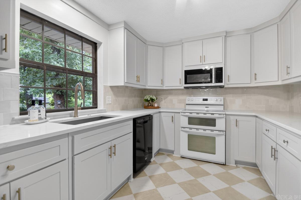 334 Alanbrook  Sherwood, AR