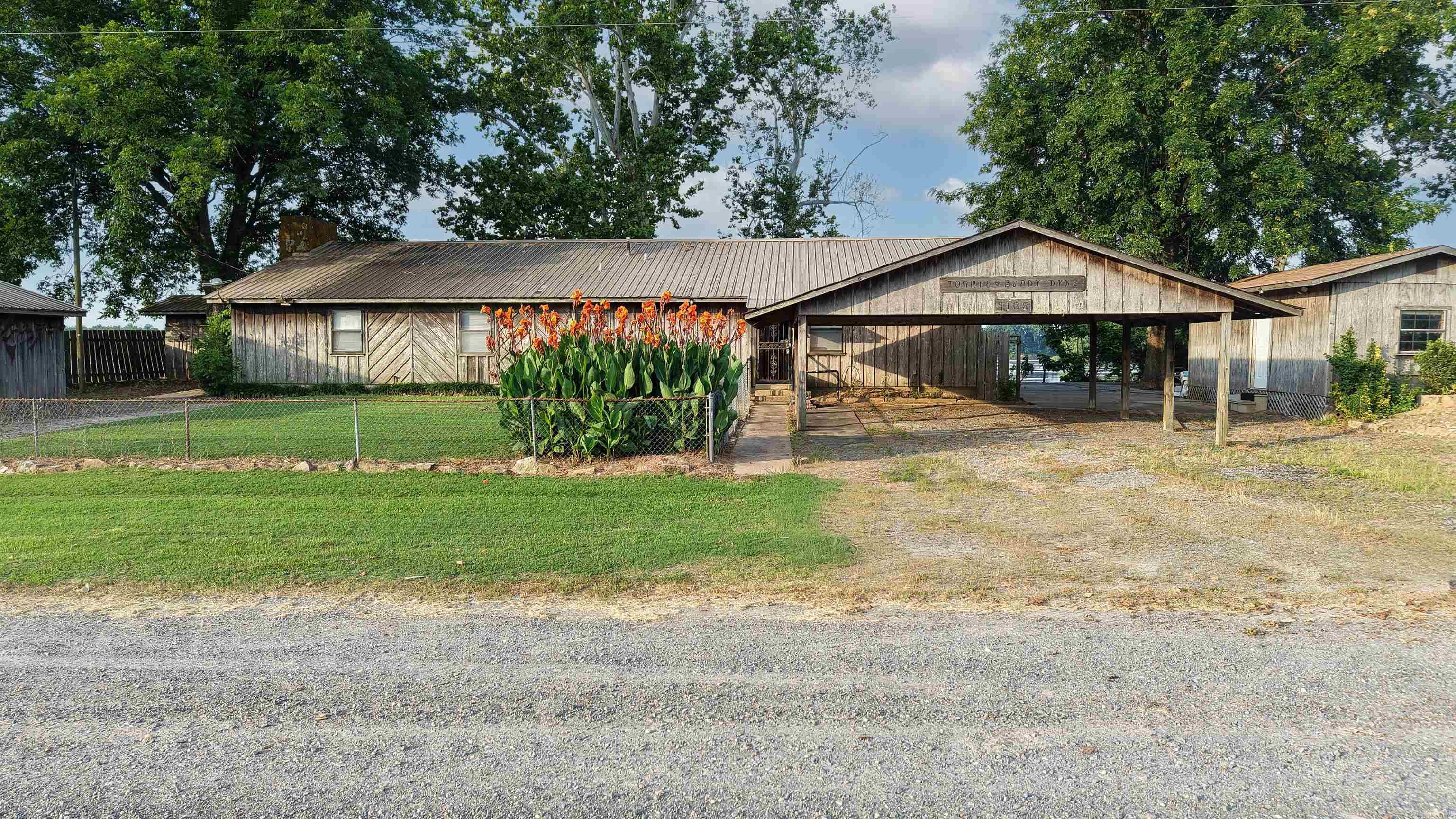 9106 E Swan Lake RD  Altheimer, AR