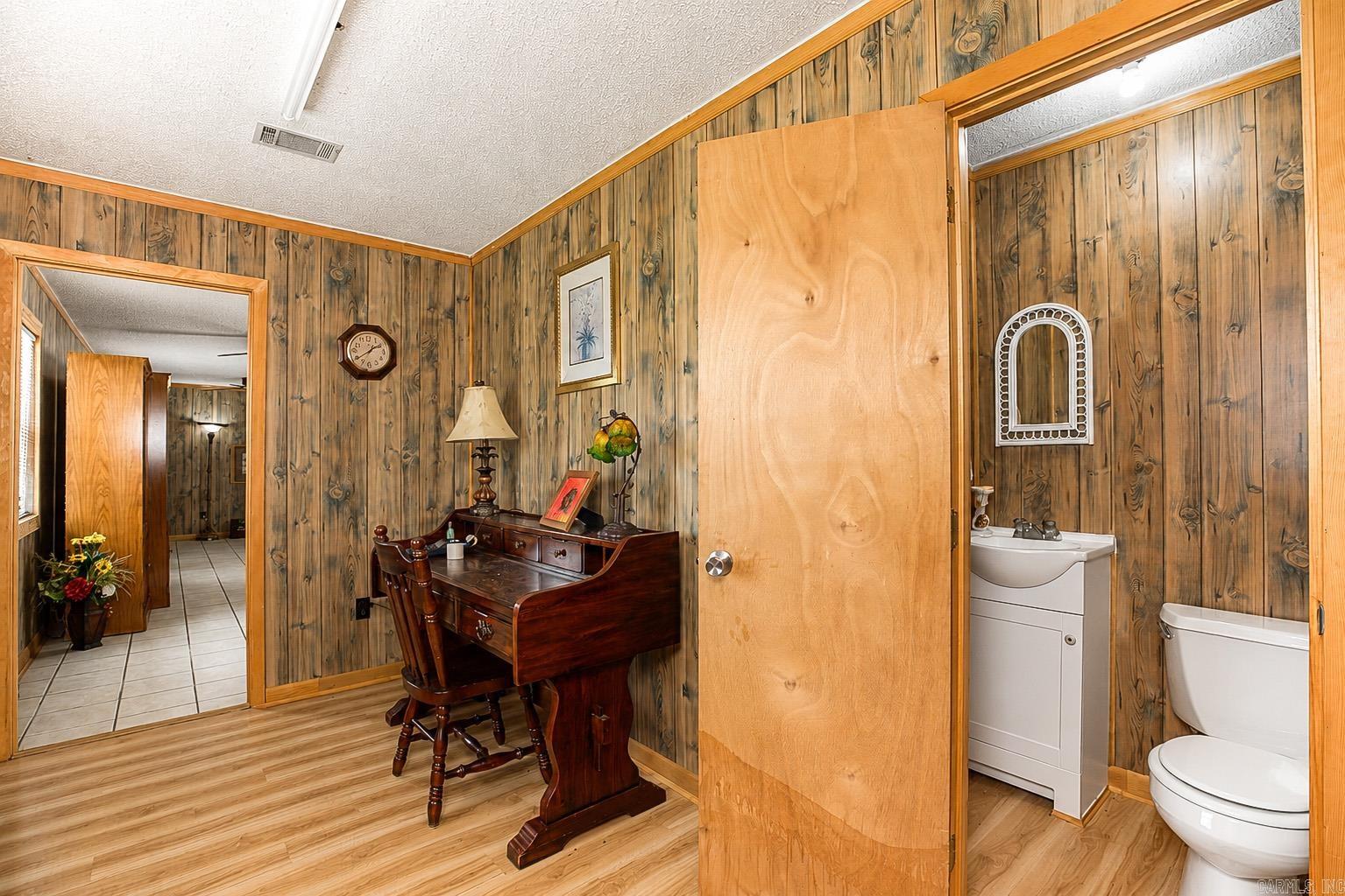 9106 E Swan Lake RD  Altheimer, AR