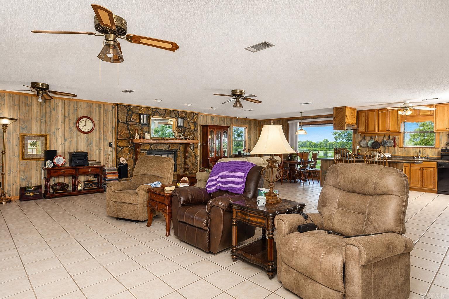 9106 E Swan Lake RD  Altheimer, AR