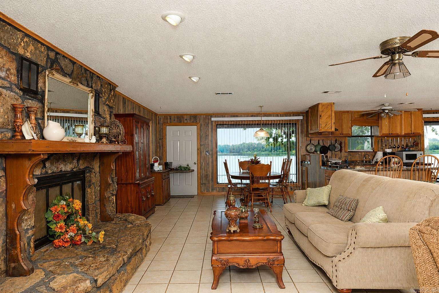 9106 E Swan Lake RD  Altheimer, AR