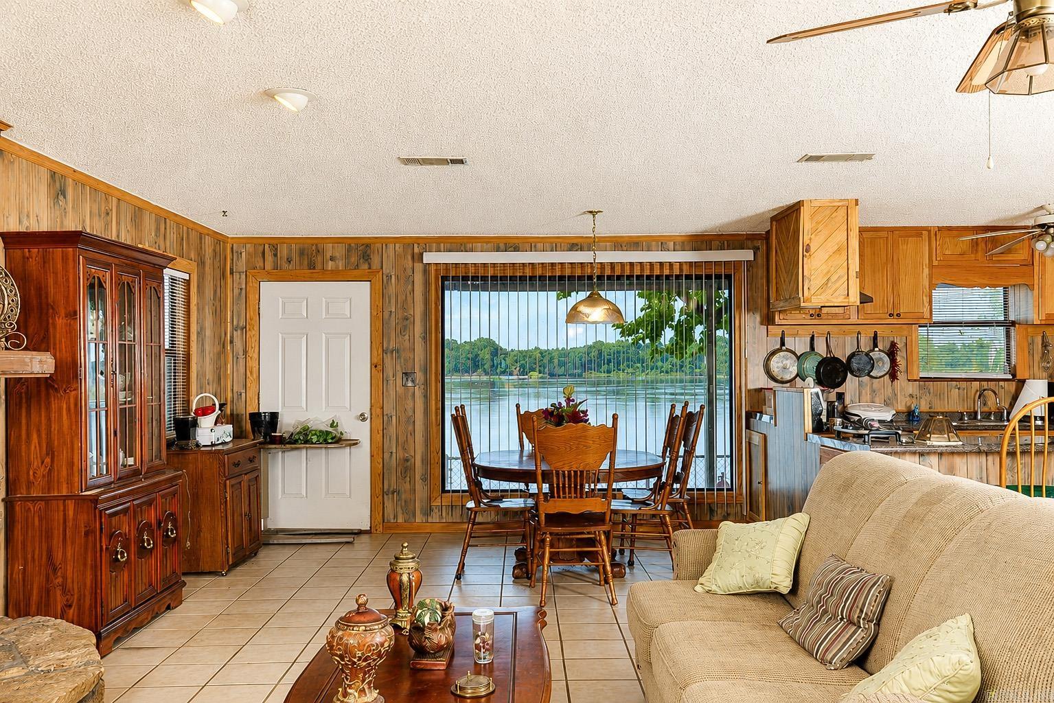 9106 E Swan Lake RD  Altheimer, AR