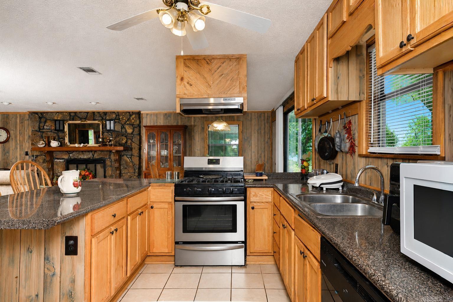 9106 E Swan Lake RD  Altheimer, AR