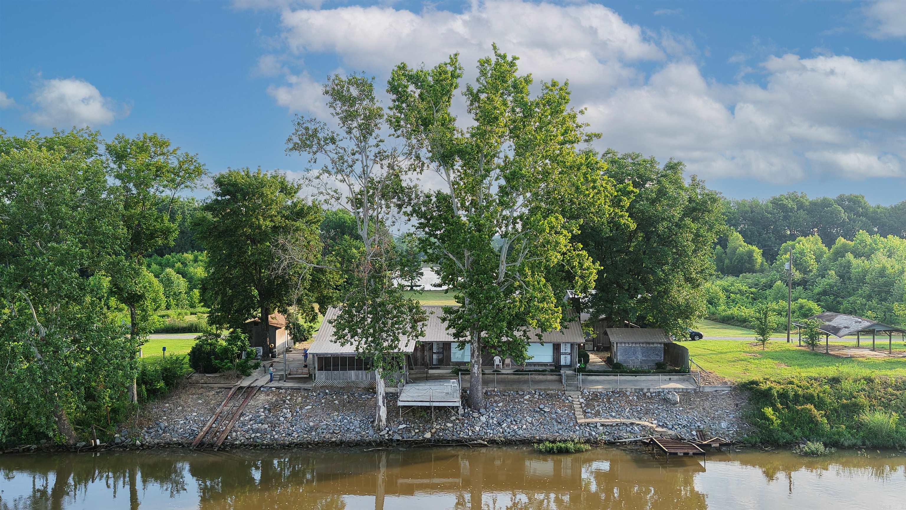 9106 E Swan Lake RD  Altheimer, AR