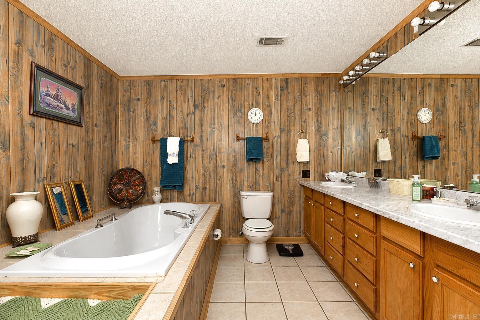 9106 E Swan Lake RD  Altheimer, AR