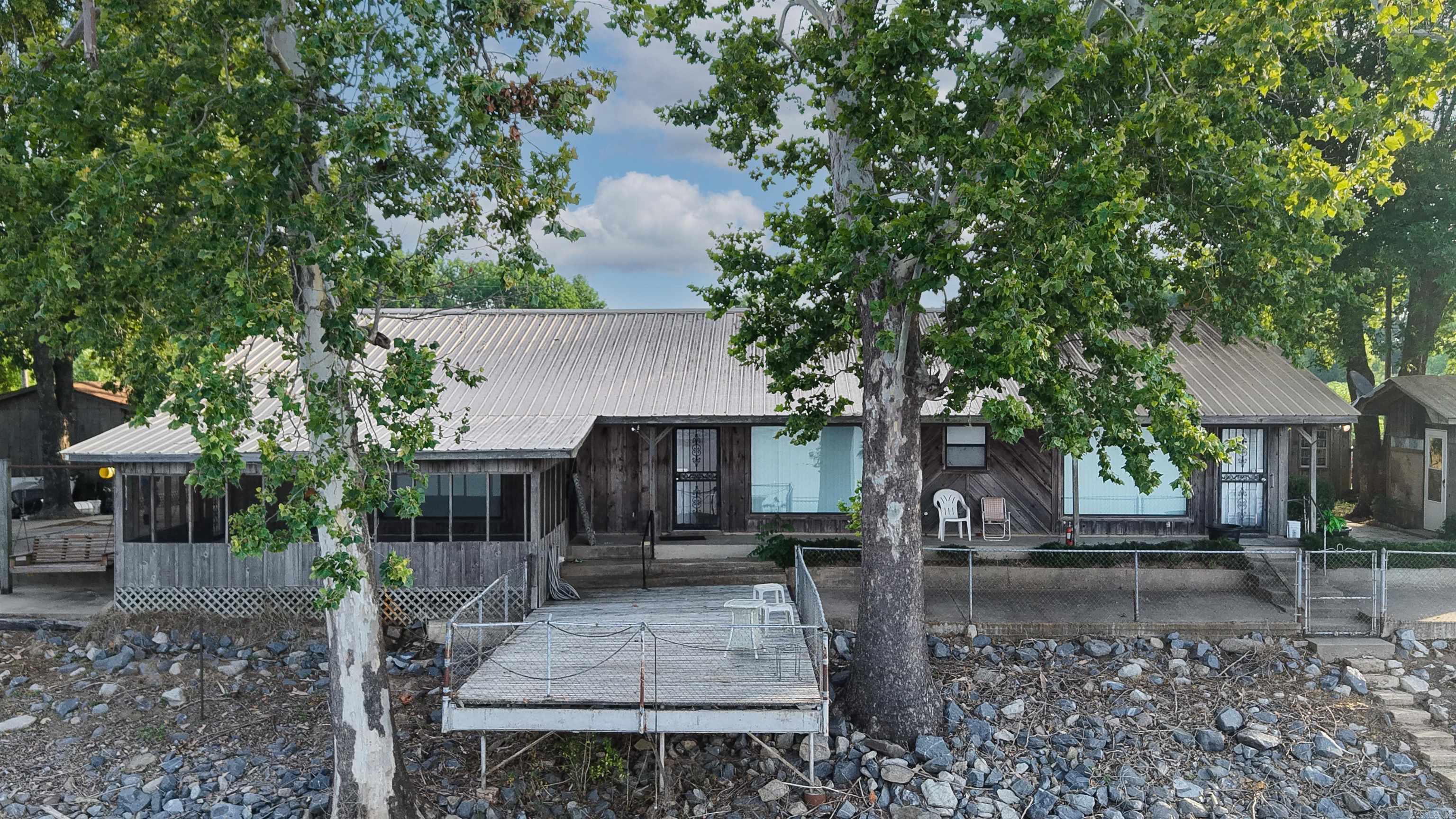 9106 E Swan Lake RD  Altheimer, AR