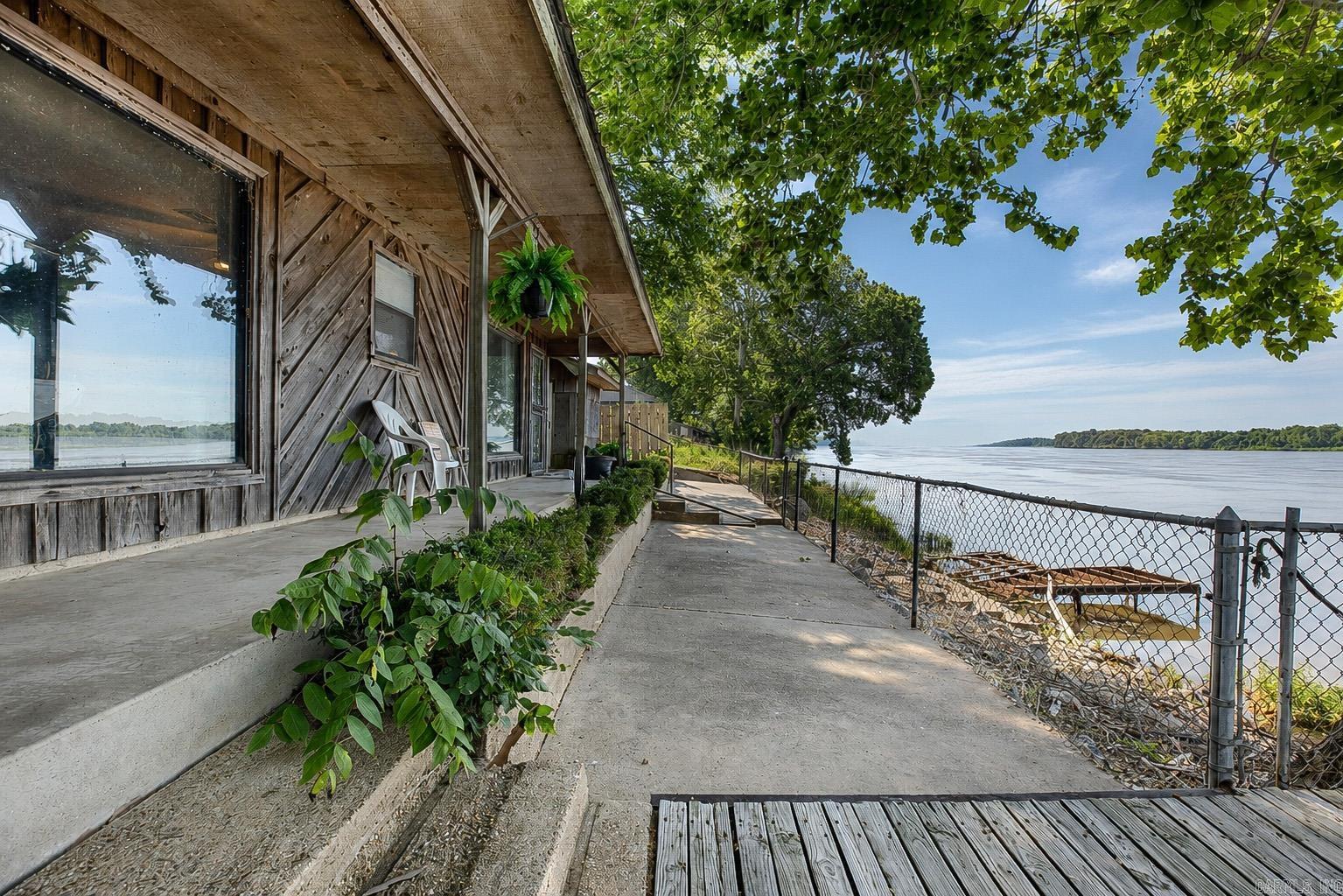 9106 E Swan Lake RD  Altheimer, AR