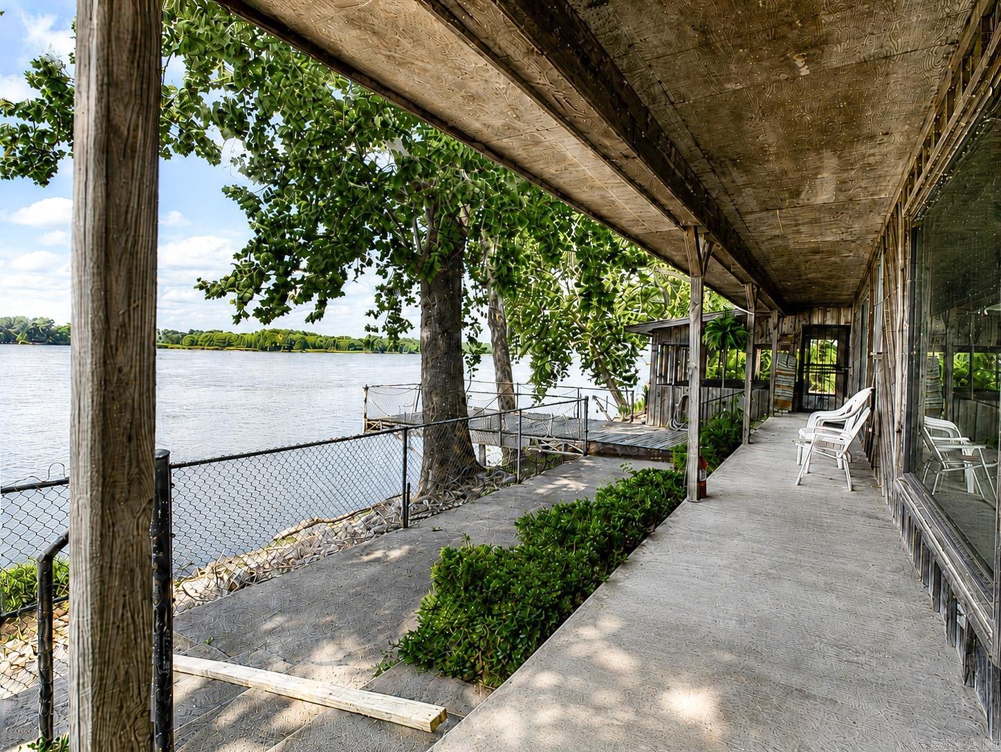9106 E Swan Lake RD  Altheimer, AR