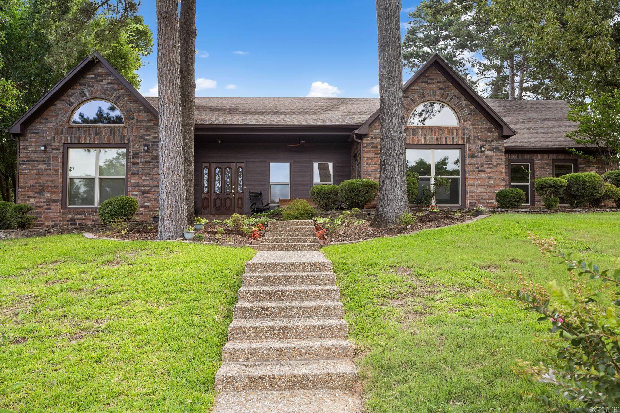 5 Breezewood Cove  Maumelle, AR