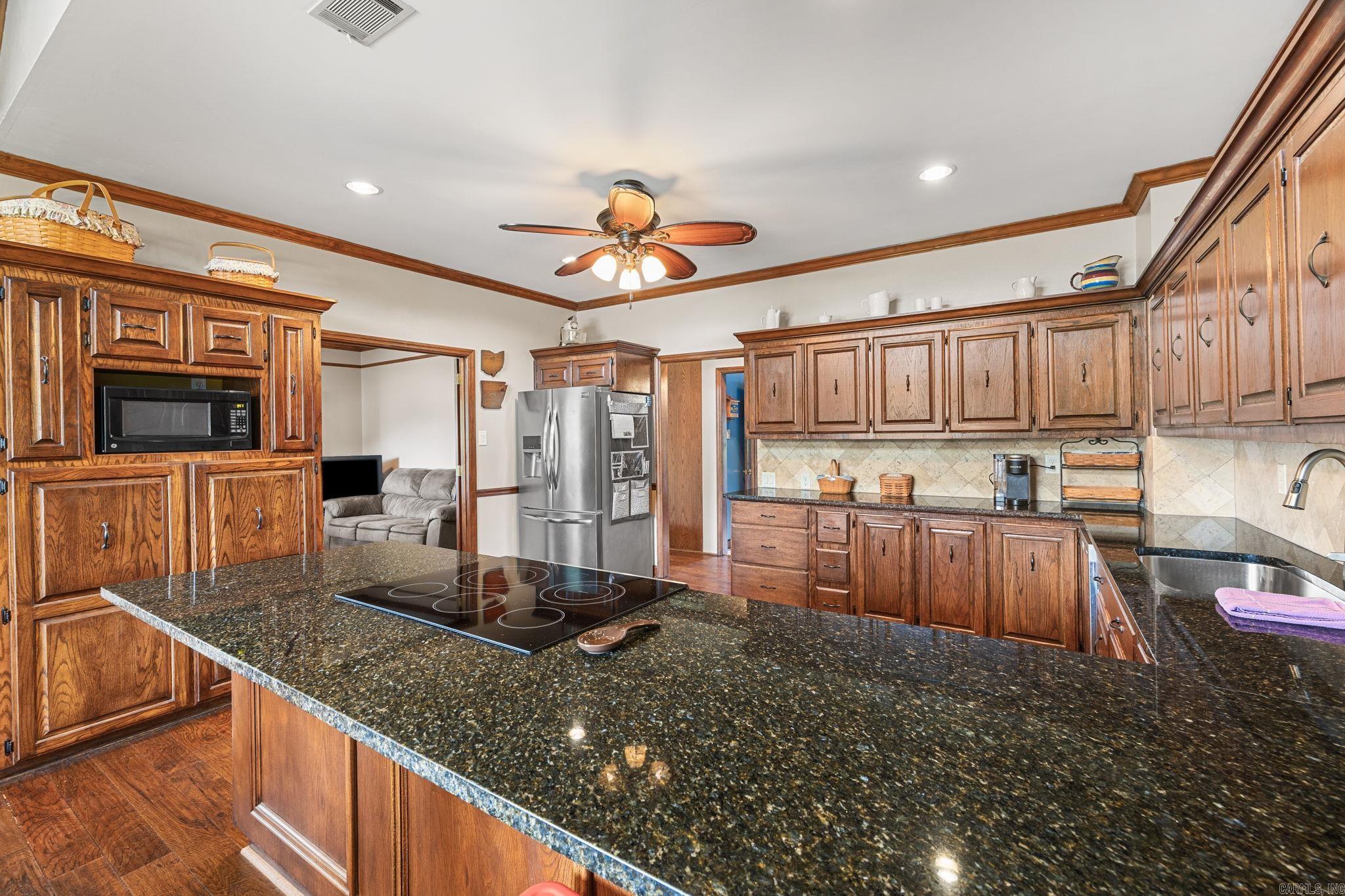 5 Breezewood Cove  Maumelle, AR