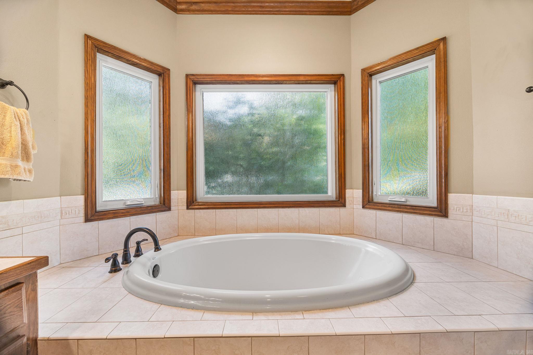 5 Breezewood Cove  Maumelle, AR