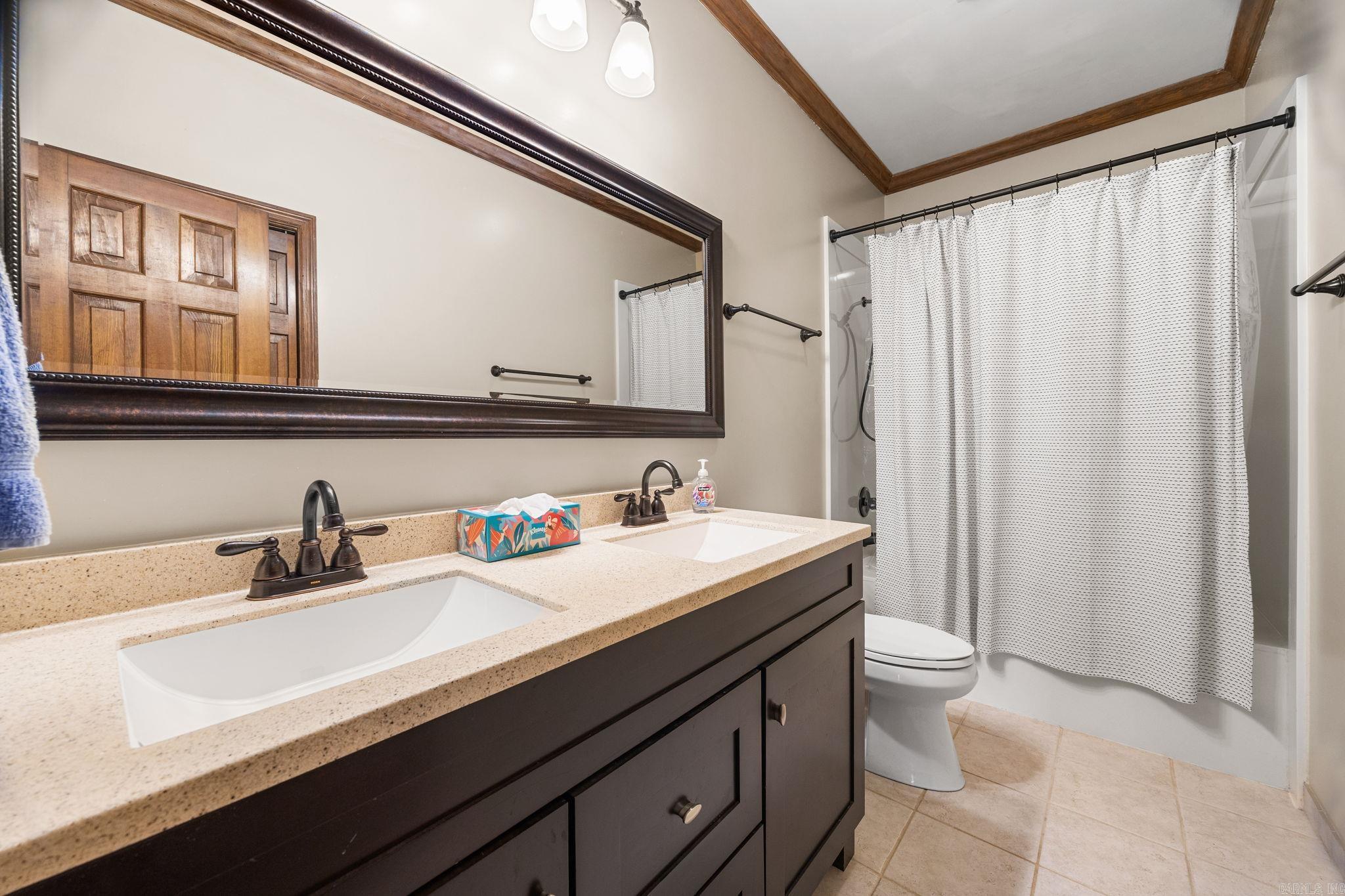 5 Breezewood Cove  Maumelle, AR