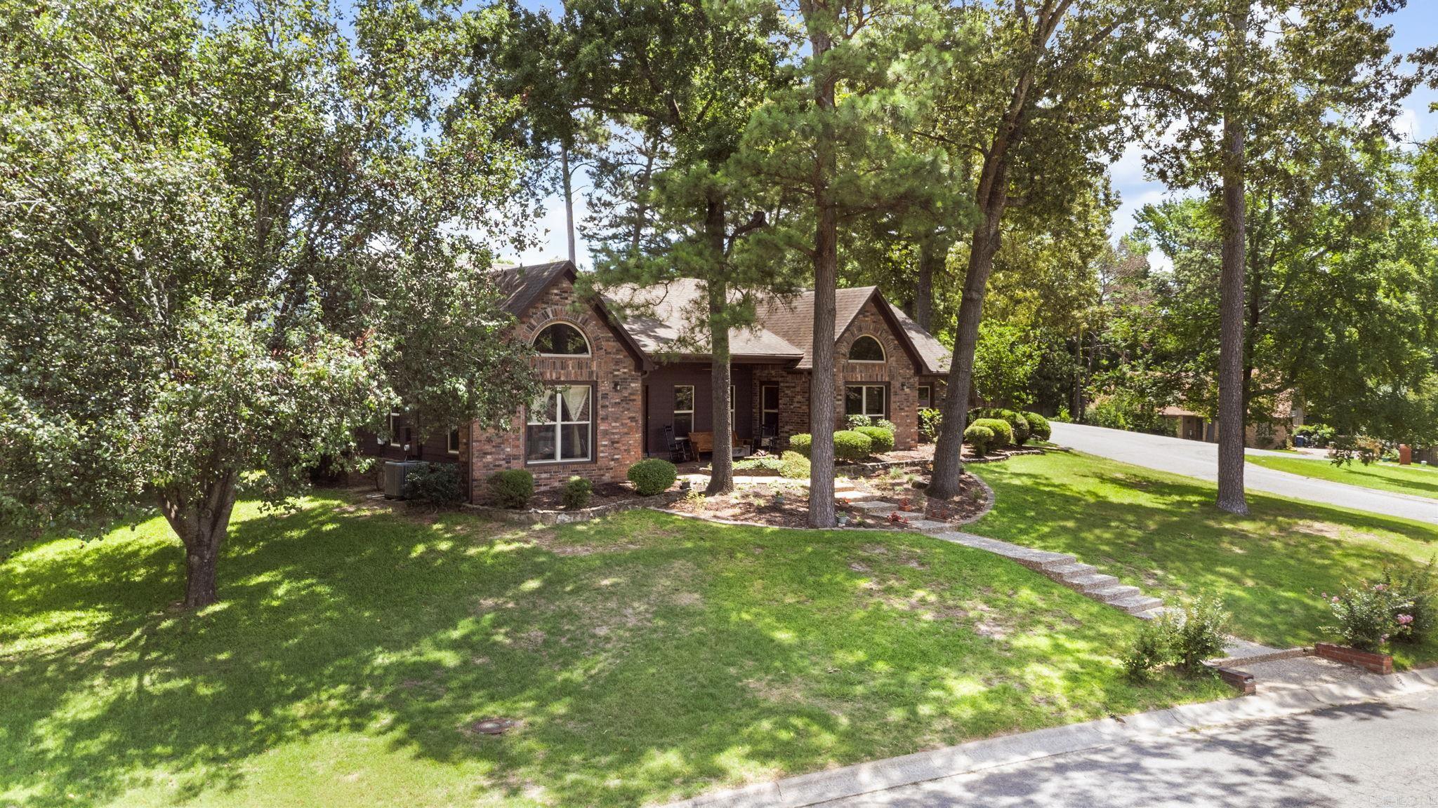 5 Breezewood Cove  Maumelle, AR