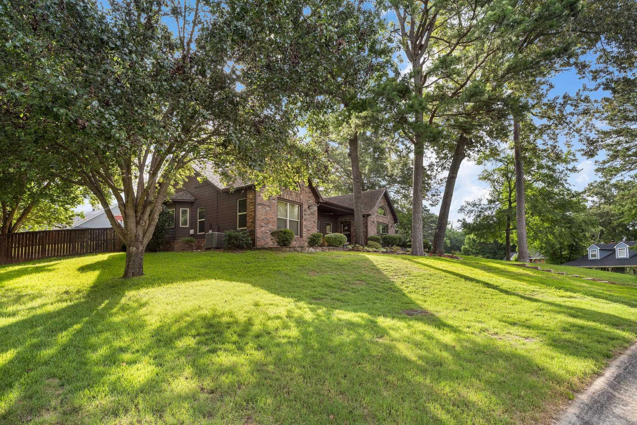 5 Breezewood Cove  Maumelle, AR