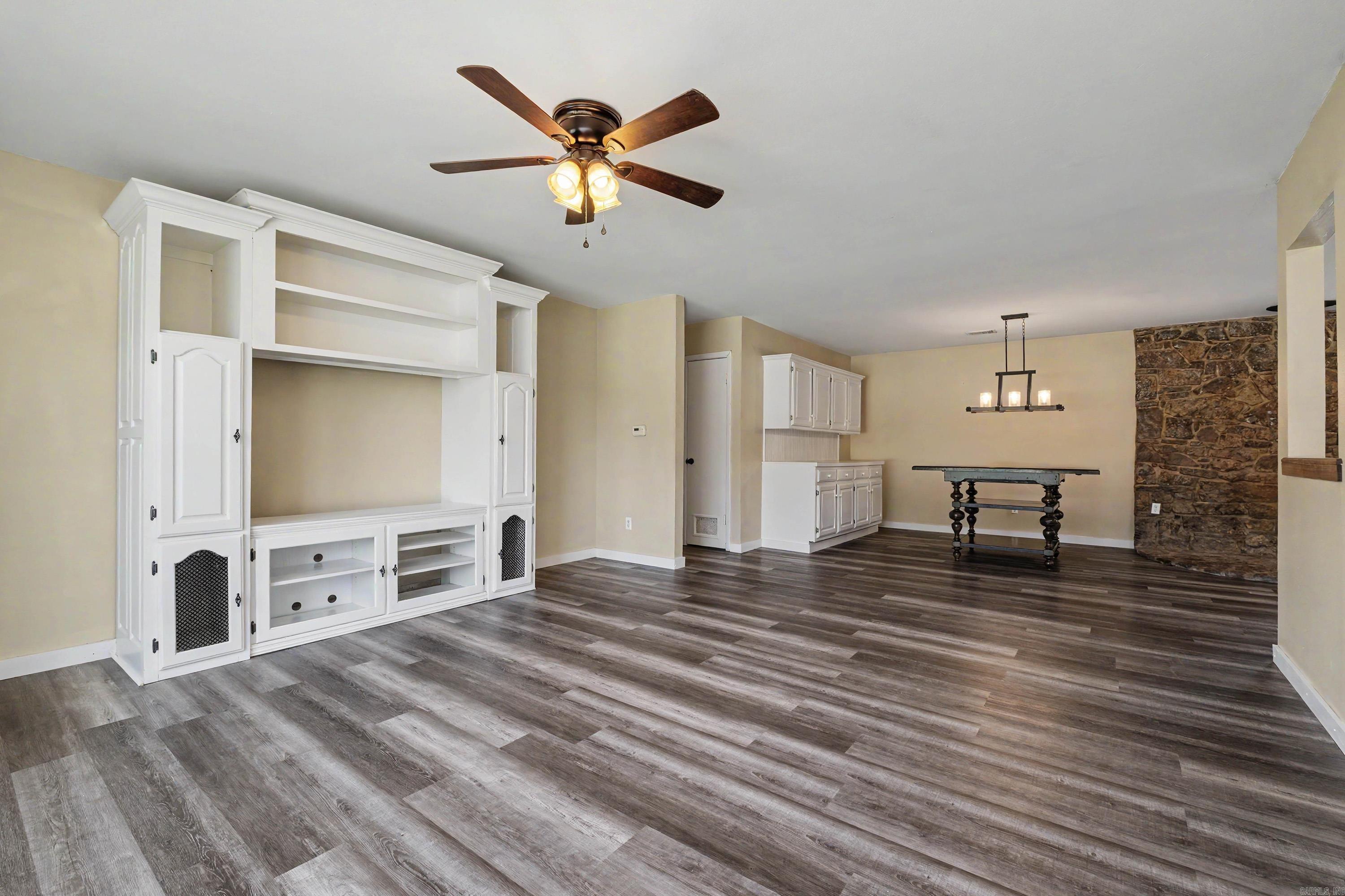 48 E Main  Greenbrier, AR
