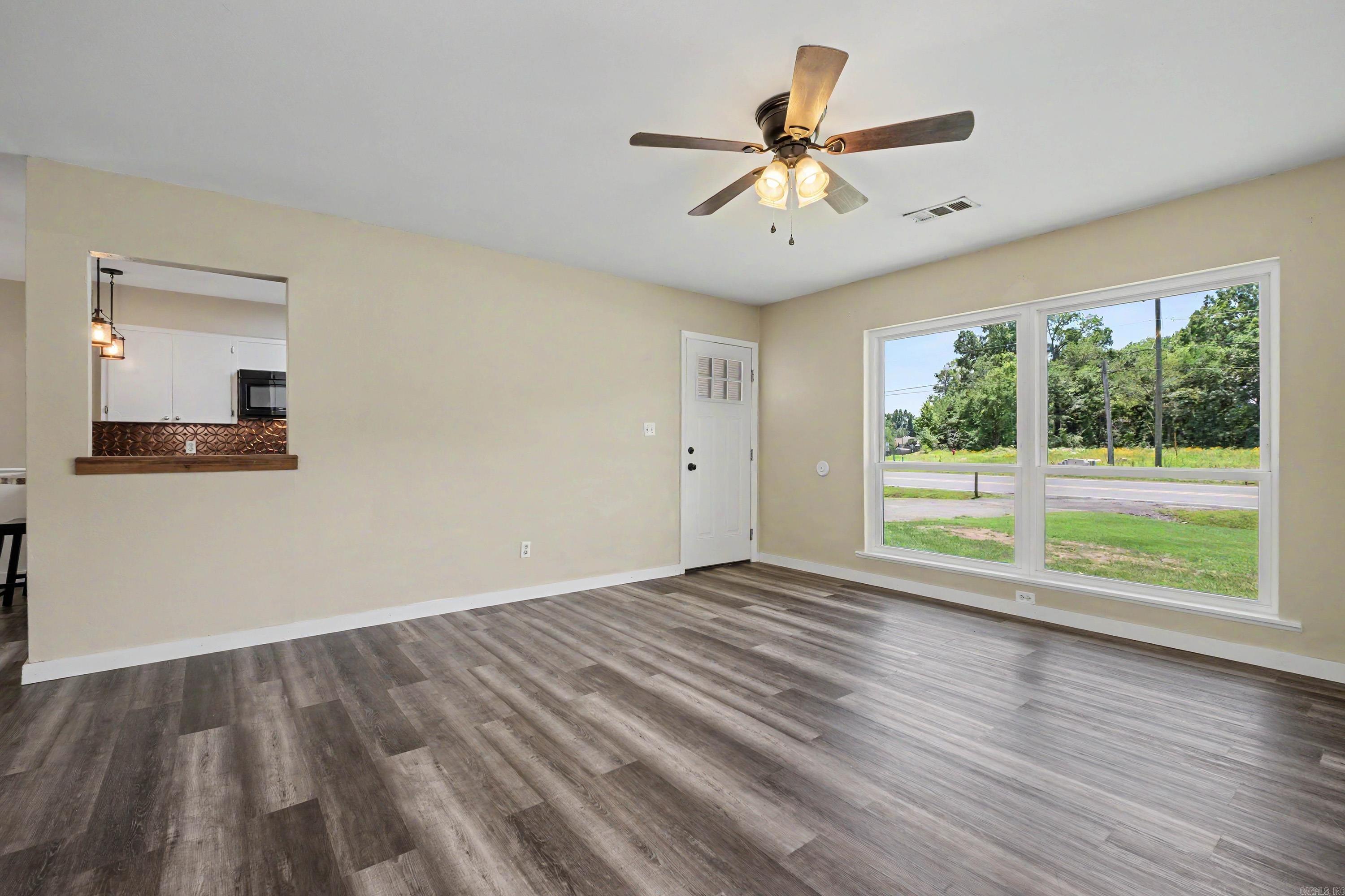 48 E Main  Greenbrier, AR